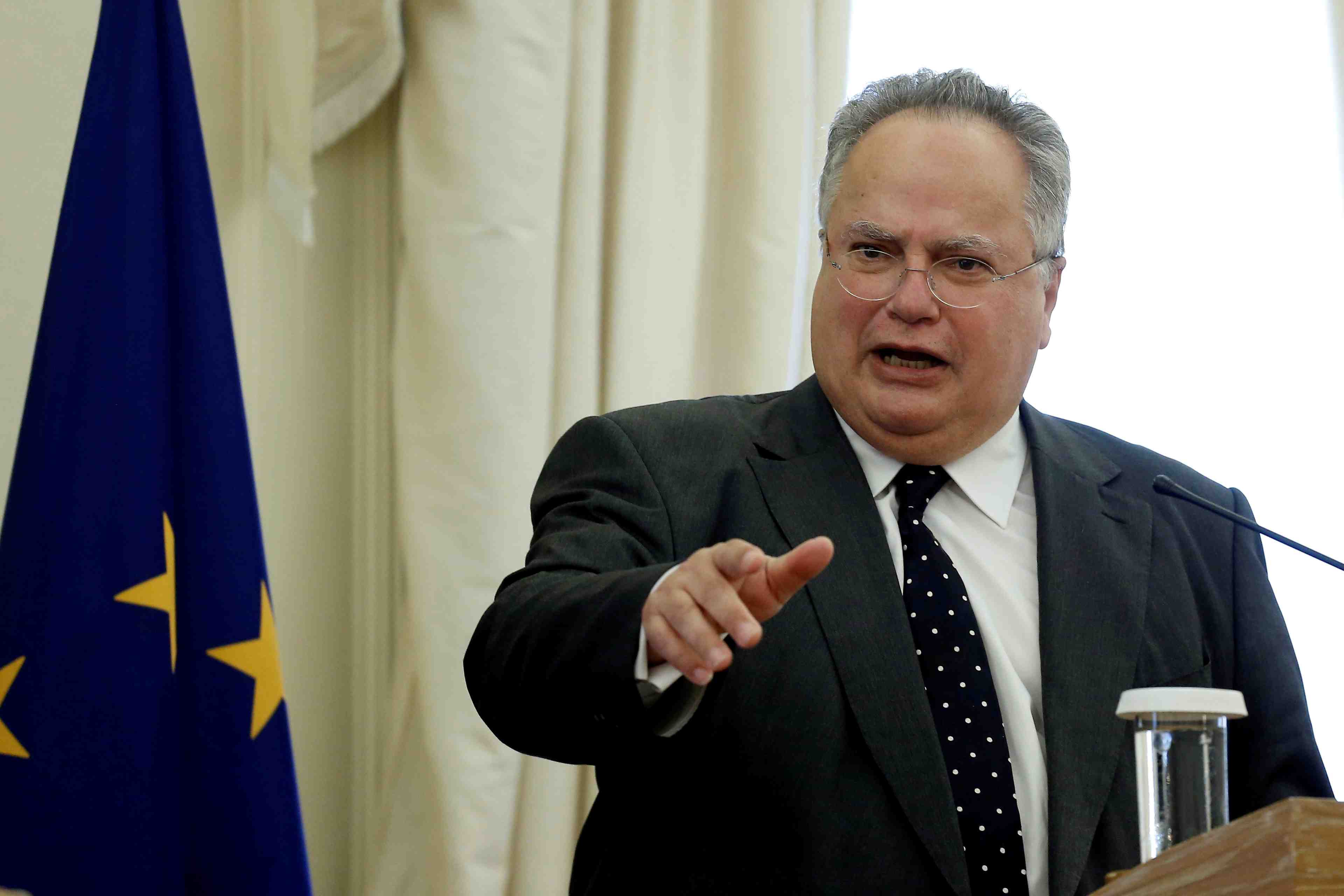 Le chef de la diplomatie grecque a demissionne