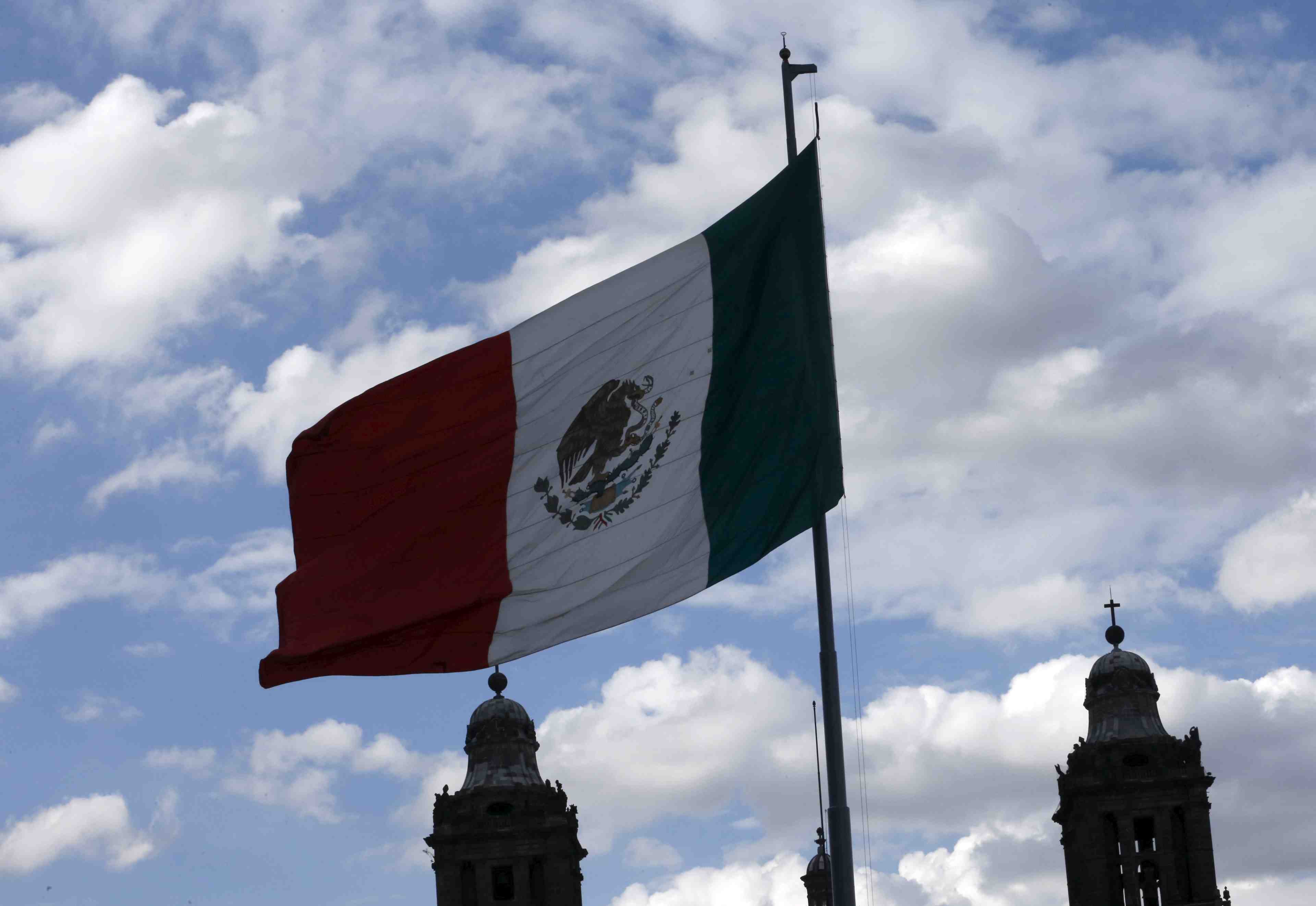 Mexique: la femme d'un associe d'obrador elue a la cour supreme