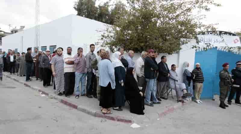 Les Tunisiens votent, à la recherche de la pleine démocratie