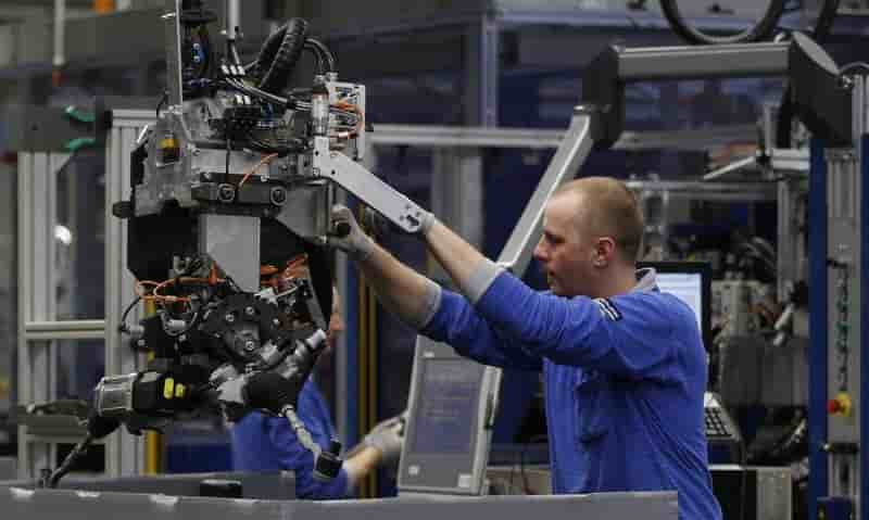 Les prix a la production en hausse de 0,9% en decembre