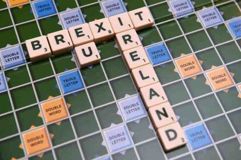 Le risque de "brexit" pese sur la croissance britannique