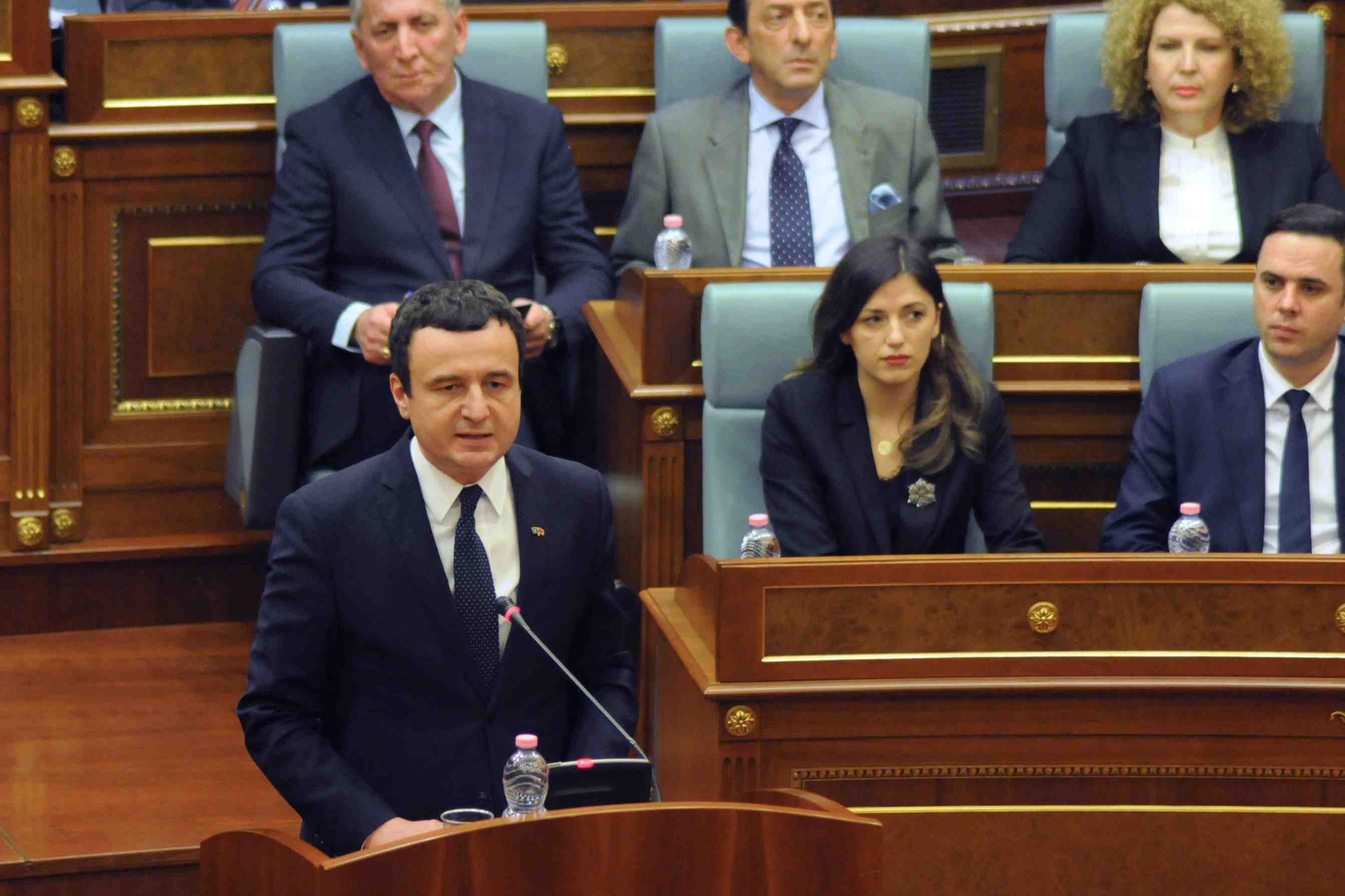 Kosovo: le gouvernement renverse par une motion de censure
