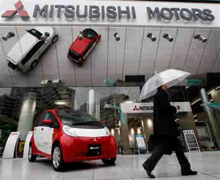 2009-12-03T153758Z_01_APAE5B217FC00_RTROPTP_3_OFRBS-PSA-MITSUBISHI-SCENARIOS-20091203.JPG