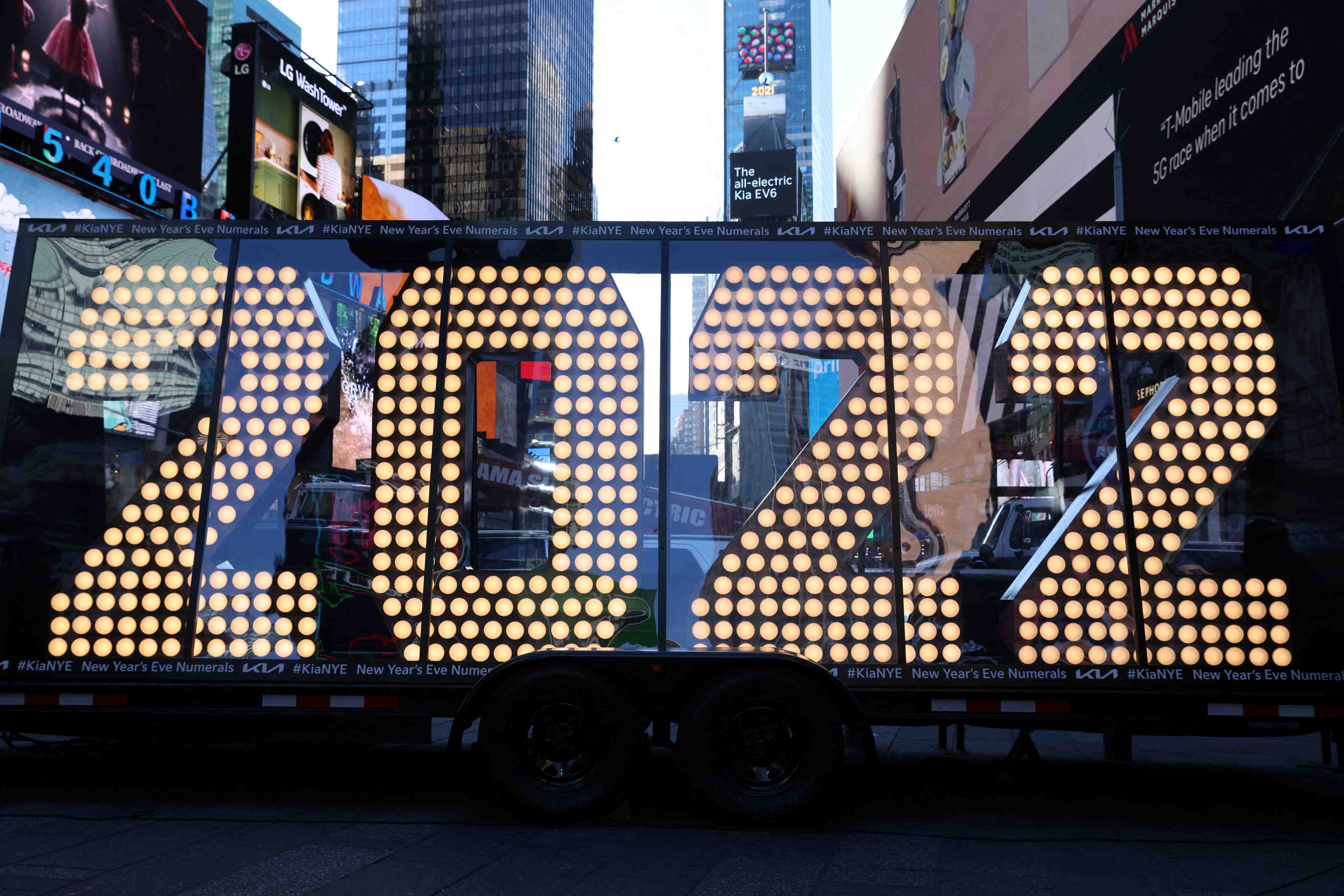 Etats-unis: les celebrations de la saint-sylvestre en format reduit a new york