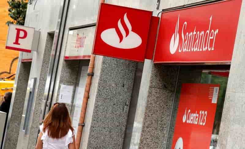 Santander attend lundi les offres sur des actifs de popular