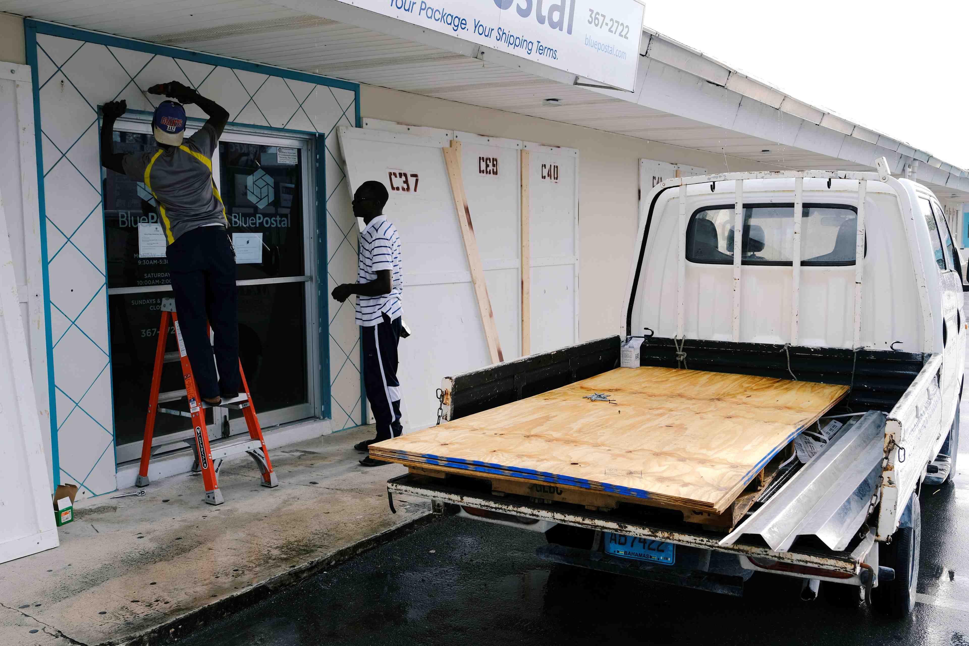L'ouragan dorian se dirige vers la floride mais pourrait l'epargner