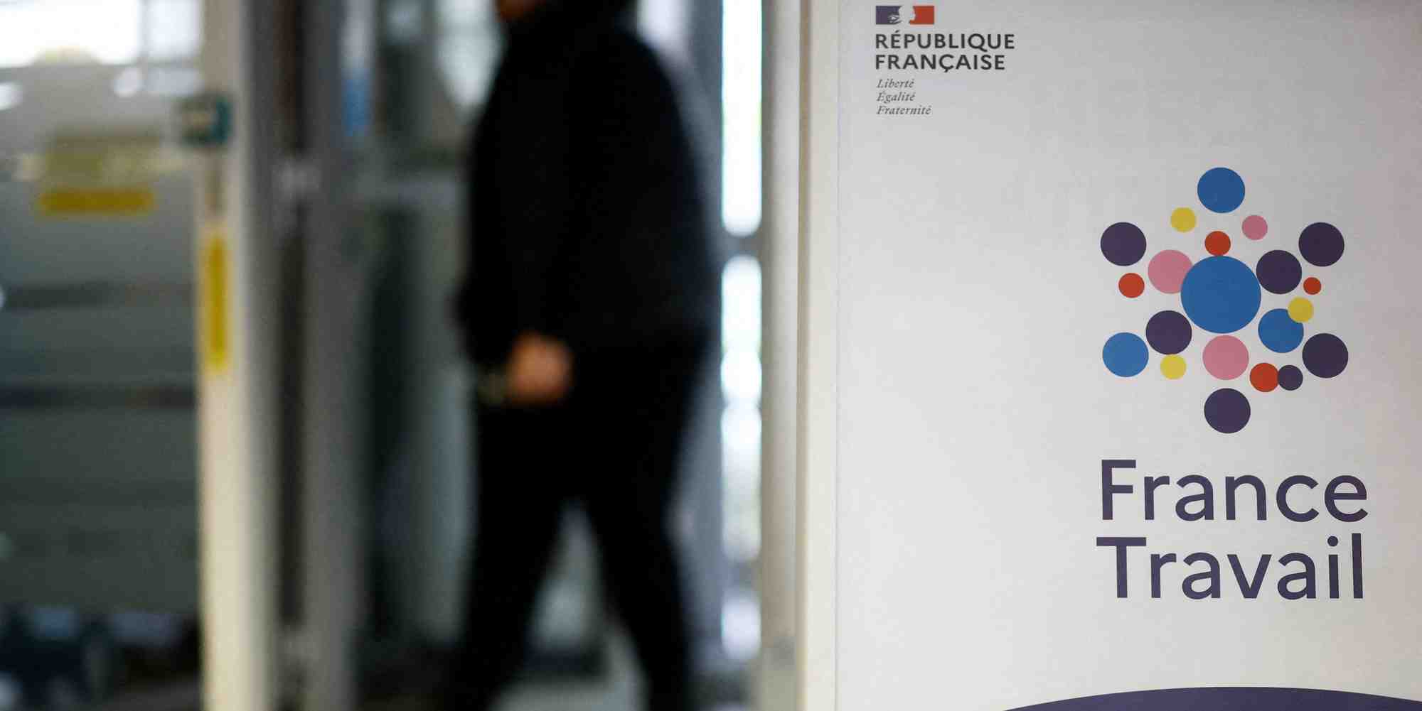 Le taux de chômage a fortement augmenté chez les jeunes de 15 à 24 ans au troisième trimestre, de +1,8 point par rapport au précédent, pour atteindre 19,7%.