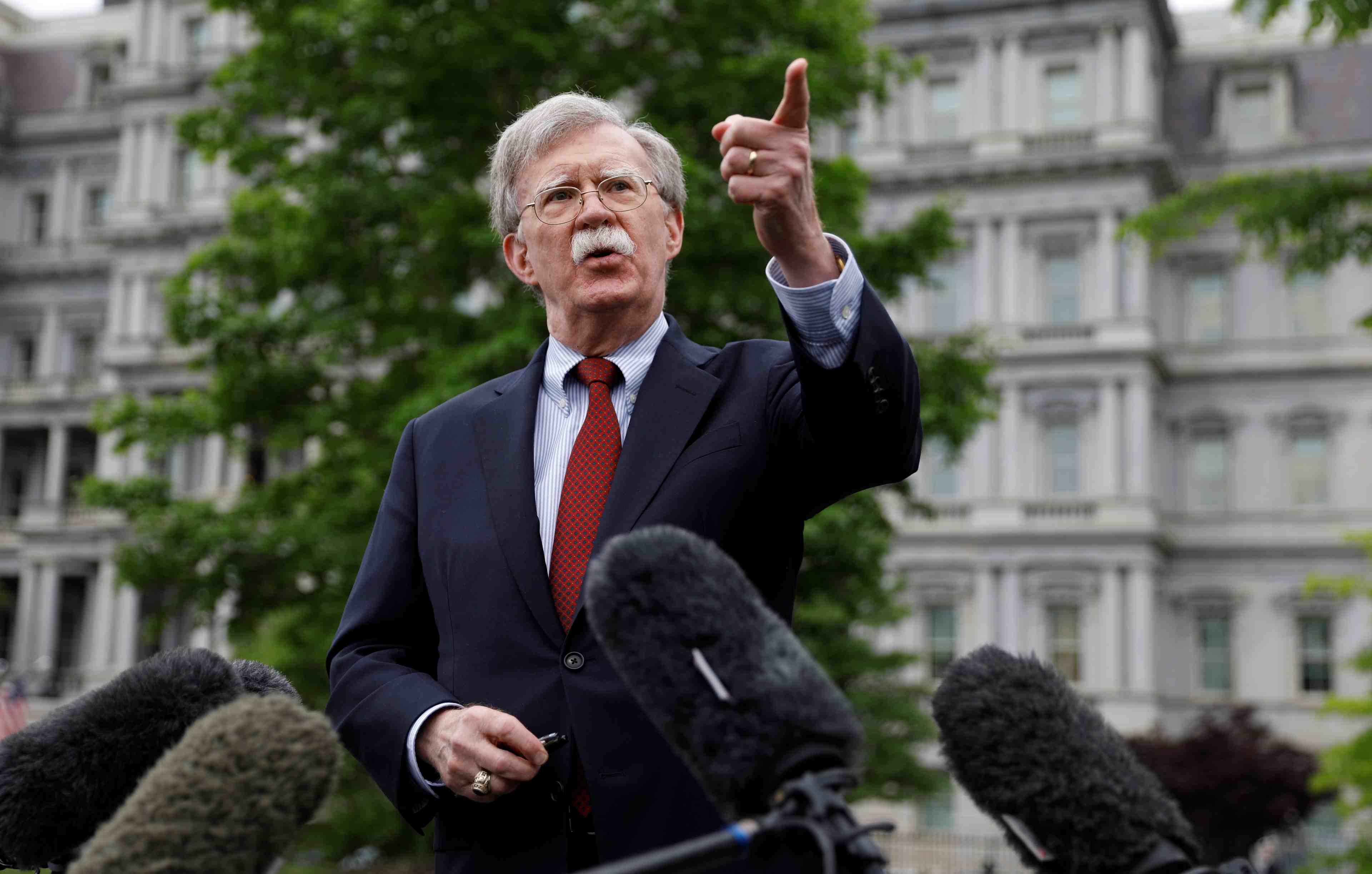 Des bombardiers us deployes au moyen-orient comme avertissement a l'iran