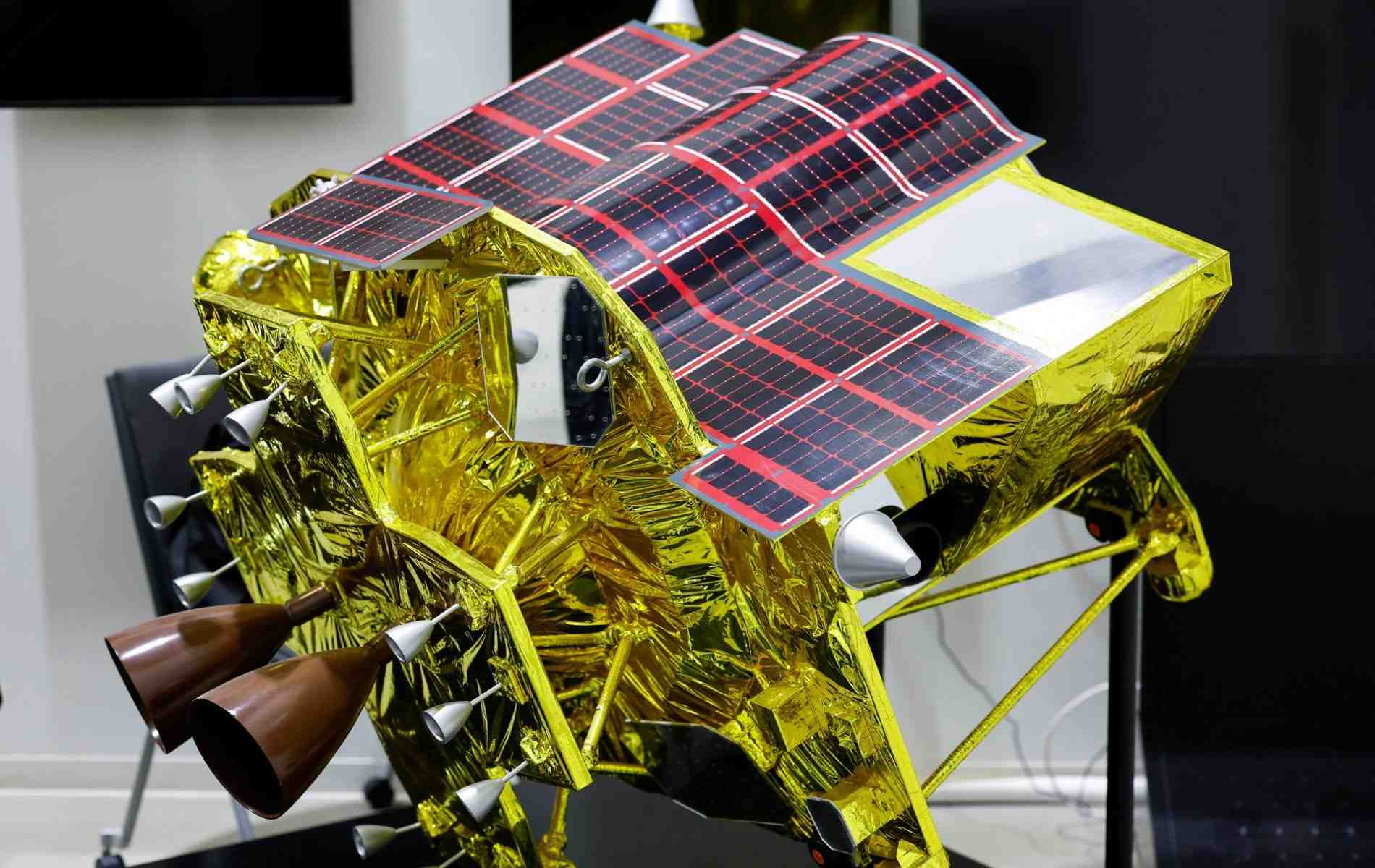 Une représentation miniature du module japonais SLIM (Smart Lander for Investigating Moon) qui a aluni ce samedi.