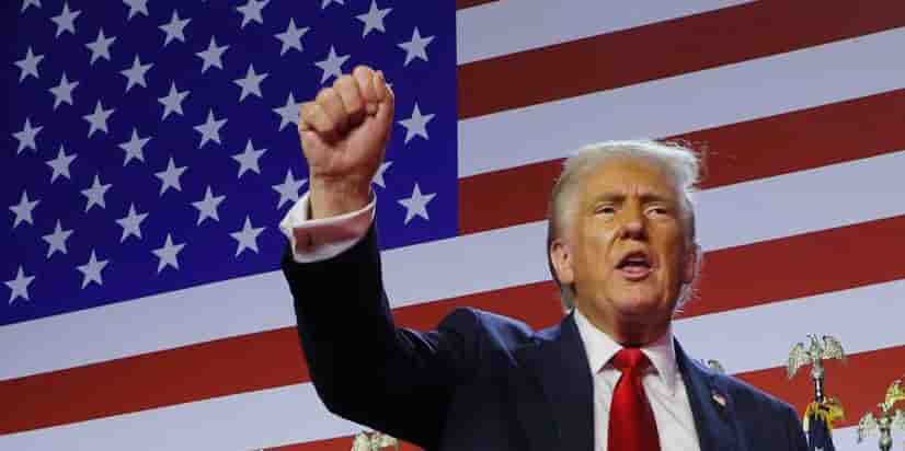 Donald Trump fêtant sa victoire au Convention Center de West Palm Beach, en Floride.