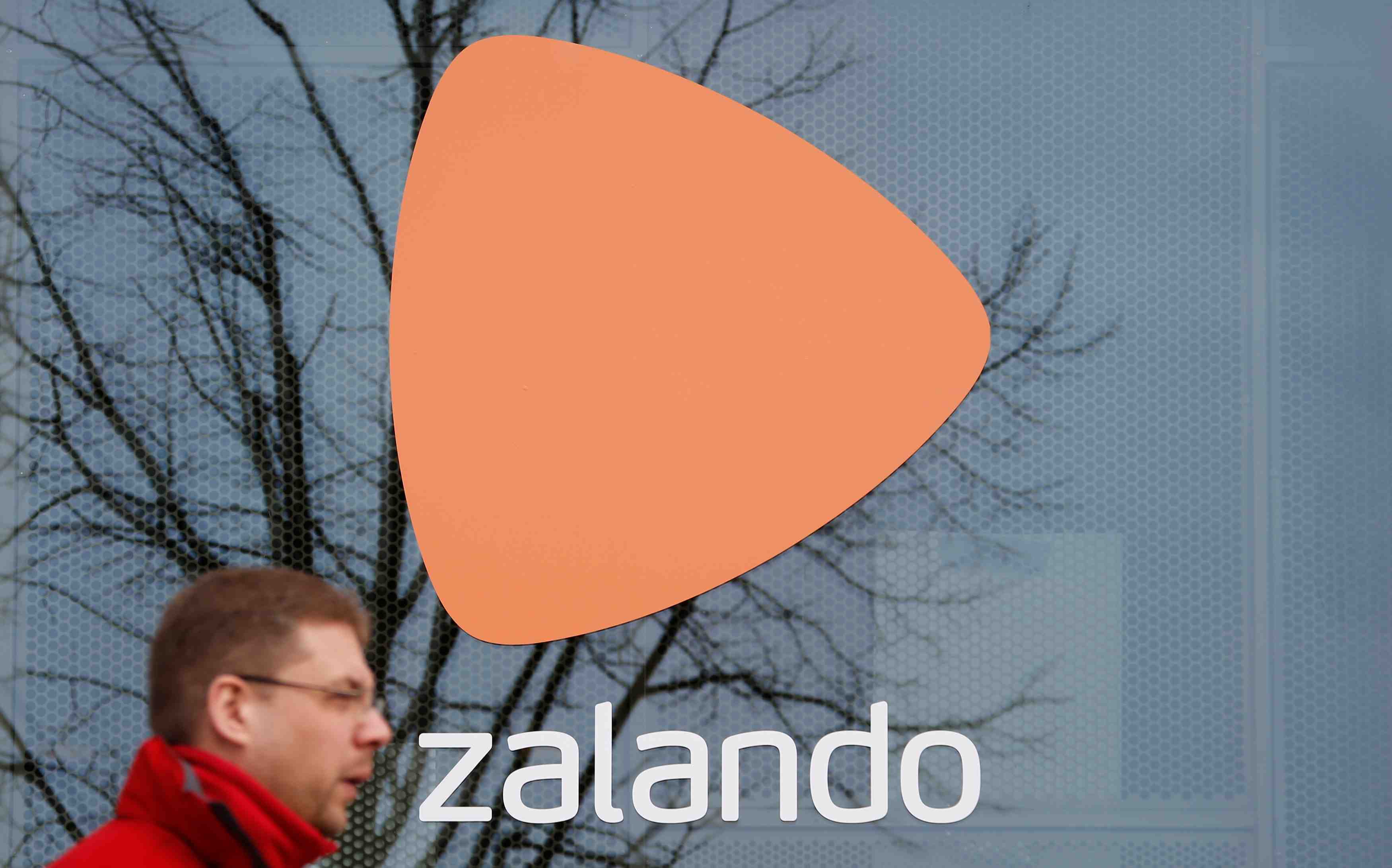 Zalando etoffe sa gamme beaute et l'etend a la france et d'autres pays