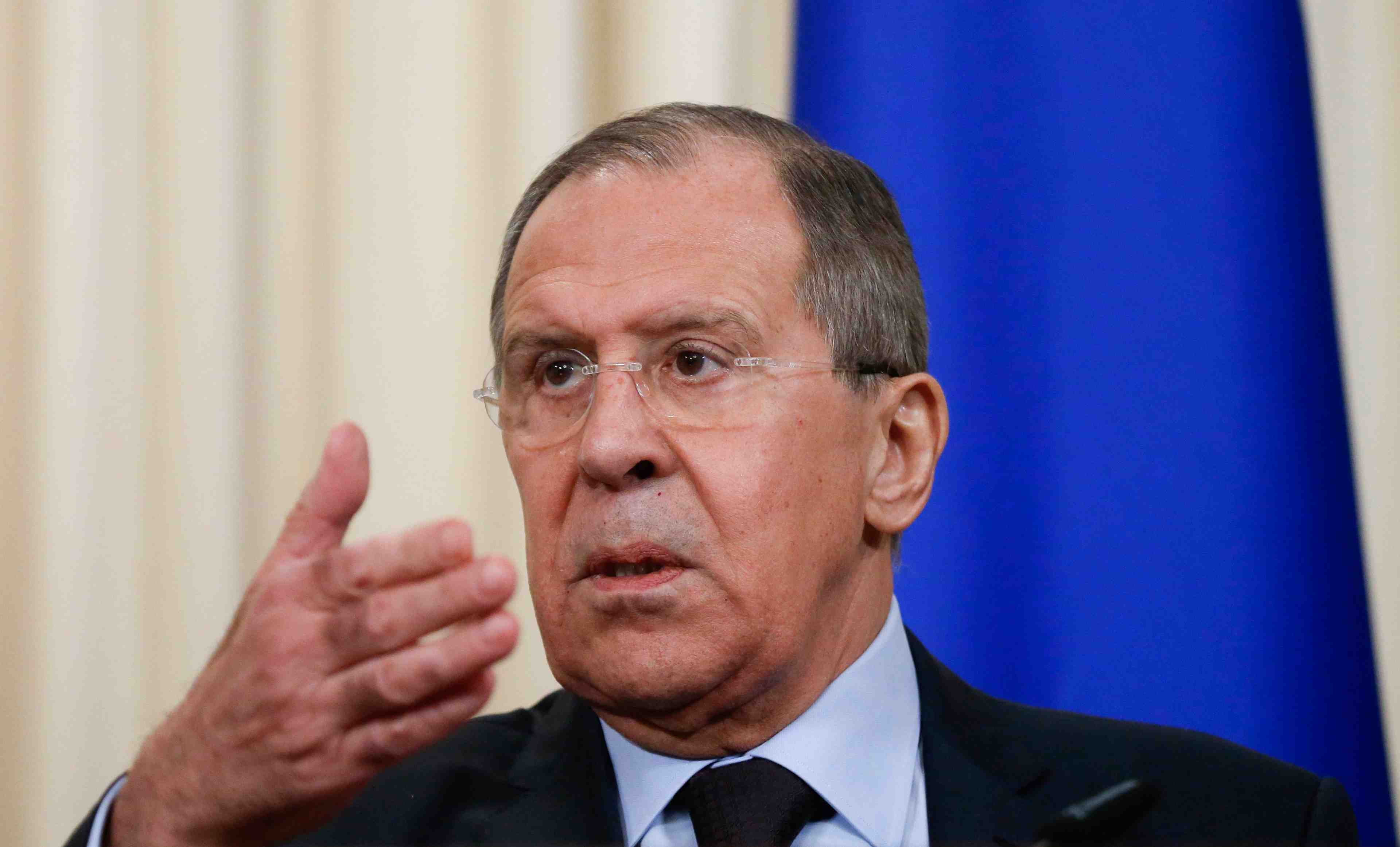Lavrov dement toute livraison d'armes russes aux talibans