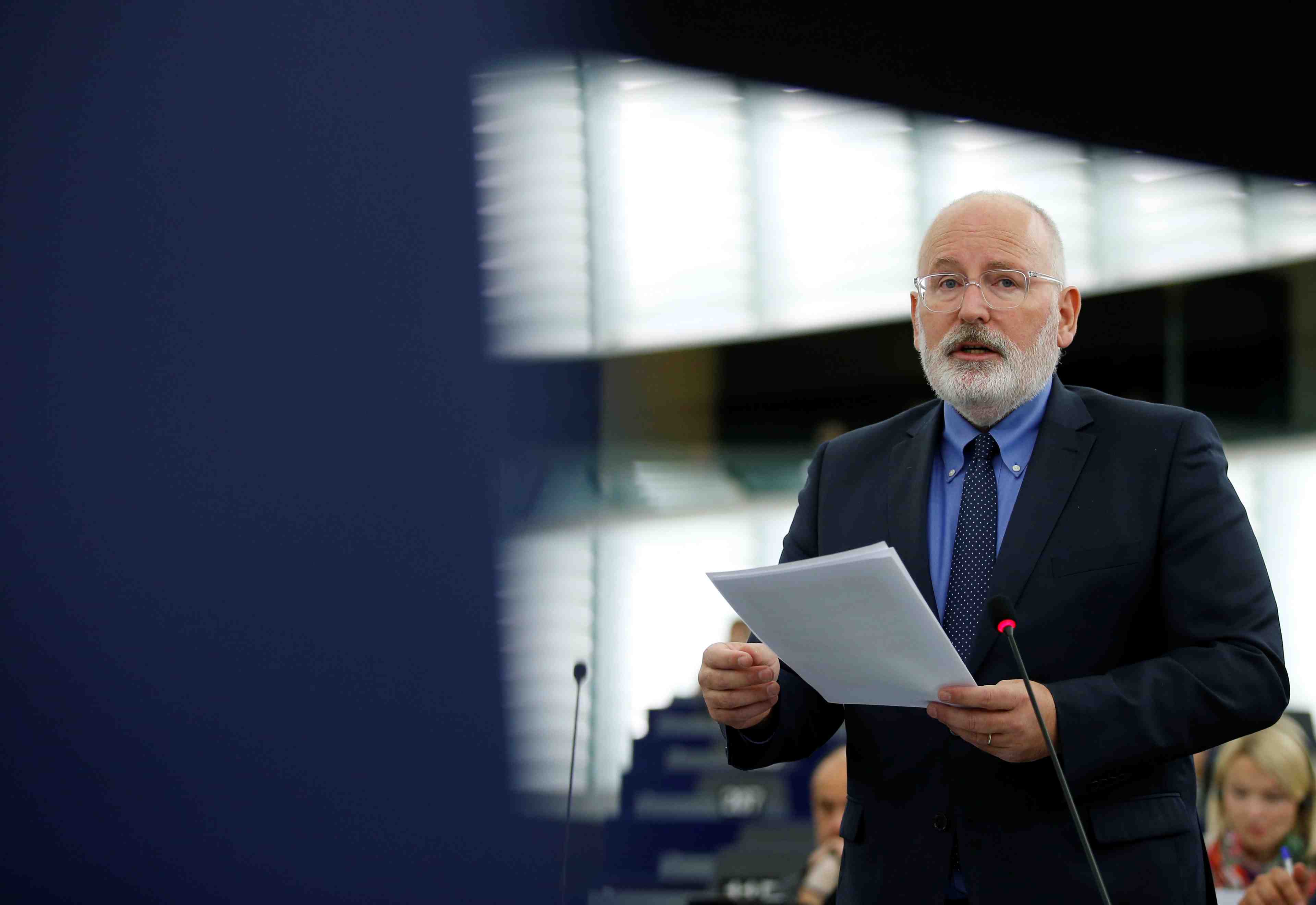 La commission europeenne prete a sevir contre la roumanie