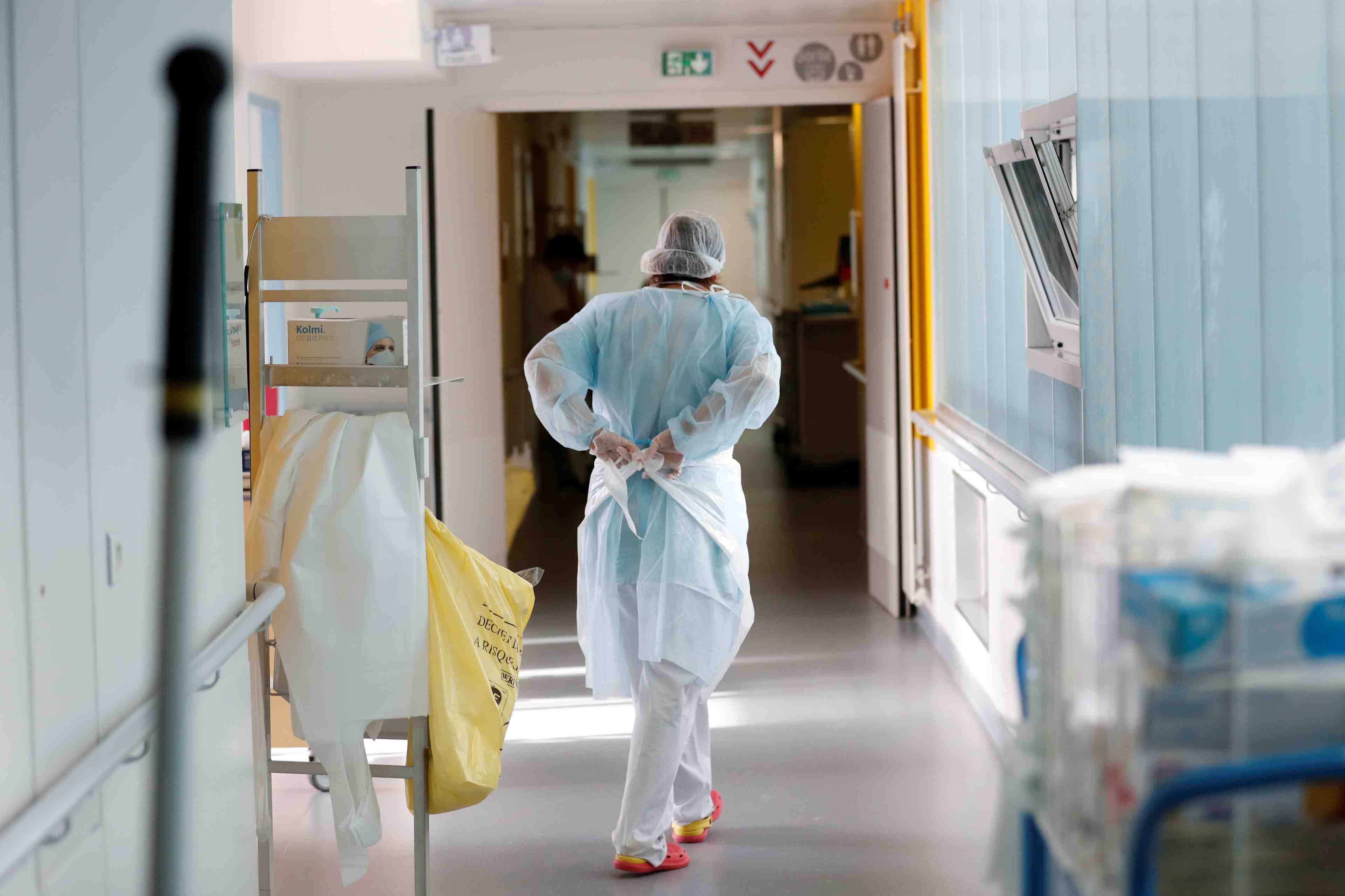 Coronavirus: plus de 1.500 patients en reanimation en france, une premiere depuis la fin mai