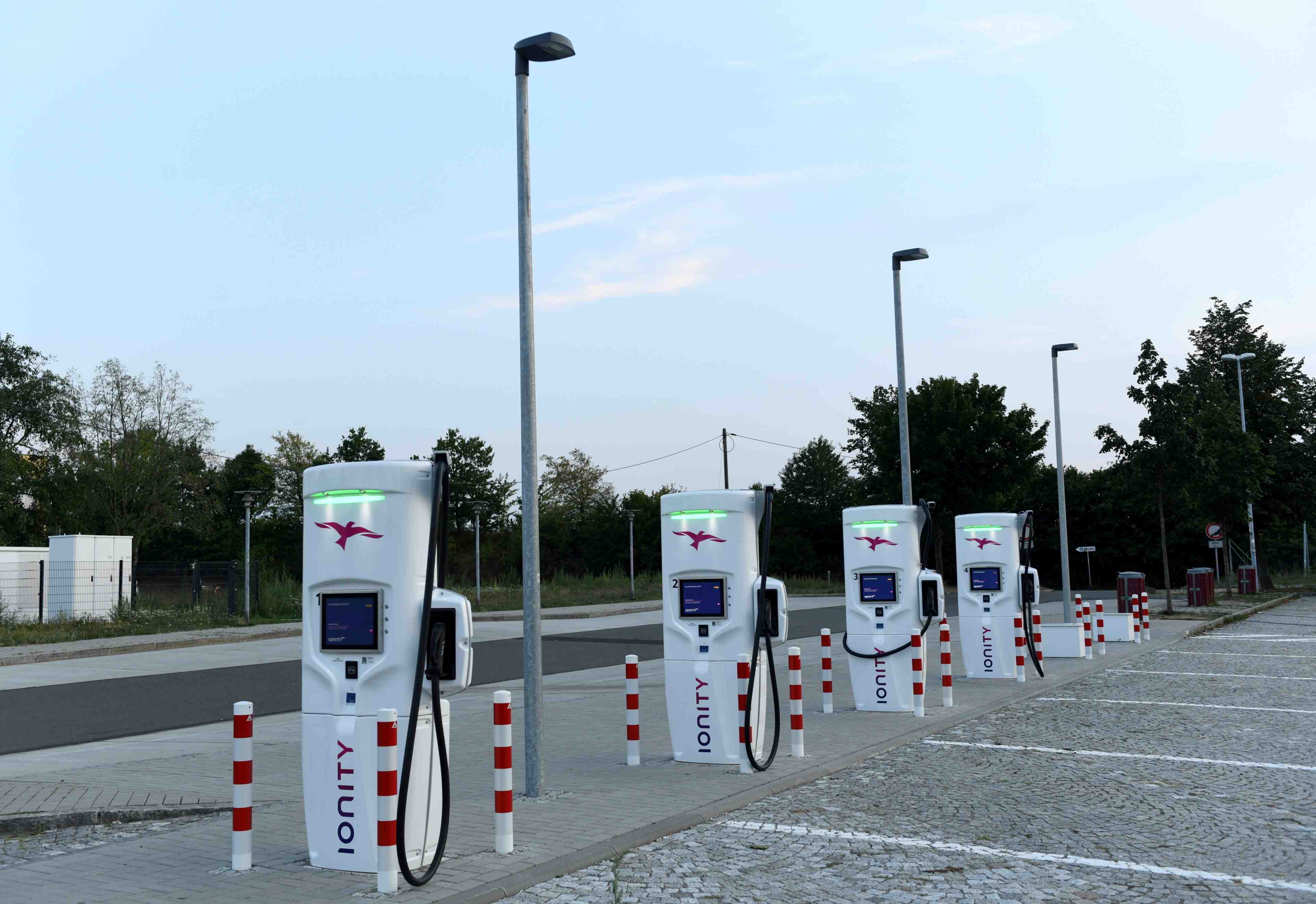 Les ventes de vehicules electriques et hybrides s'envolent en europe