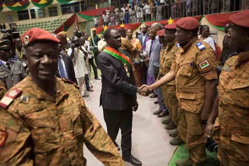 Un gouvernement intérimaire désigné au Burkina Faso