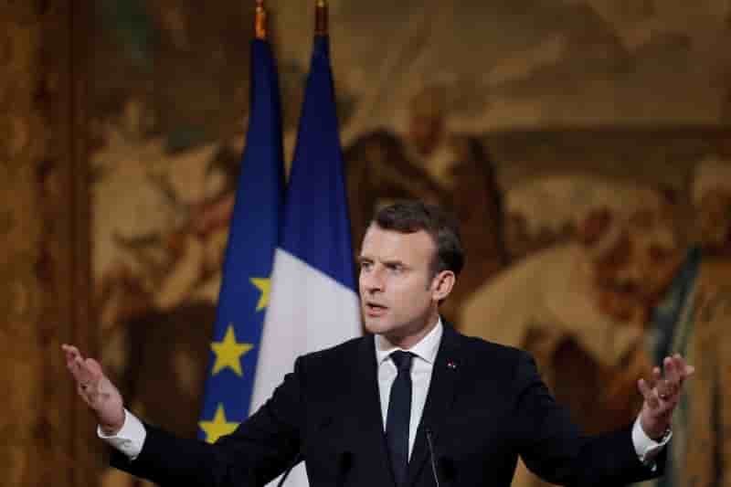 La loi anti-"fake news" de macron fait debat