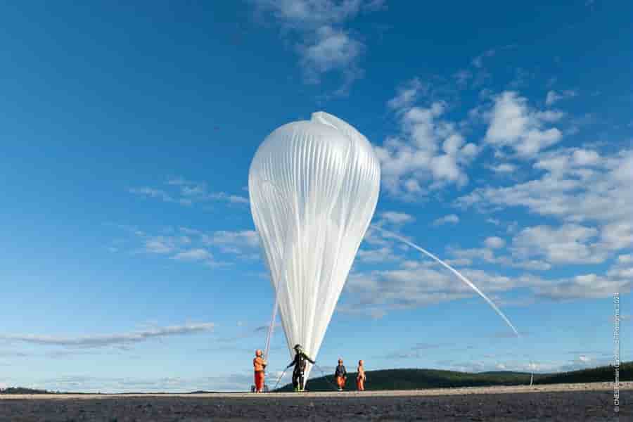 Fourni par l'usine d'Ayguesvives d'Hemeria près de Toulouse, ce ballon stratosphérique est capable de porter une charge utile de 900 kg à une altitude moyenne de 40 km.