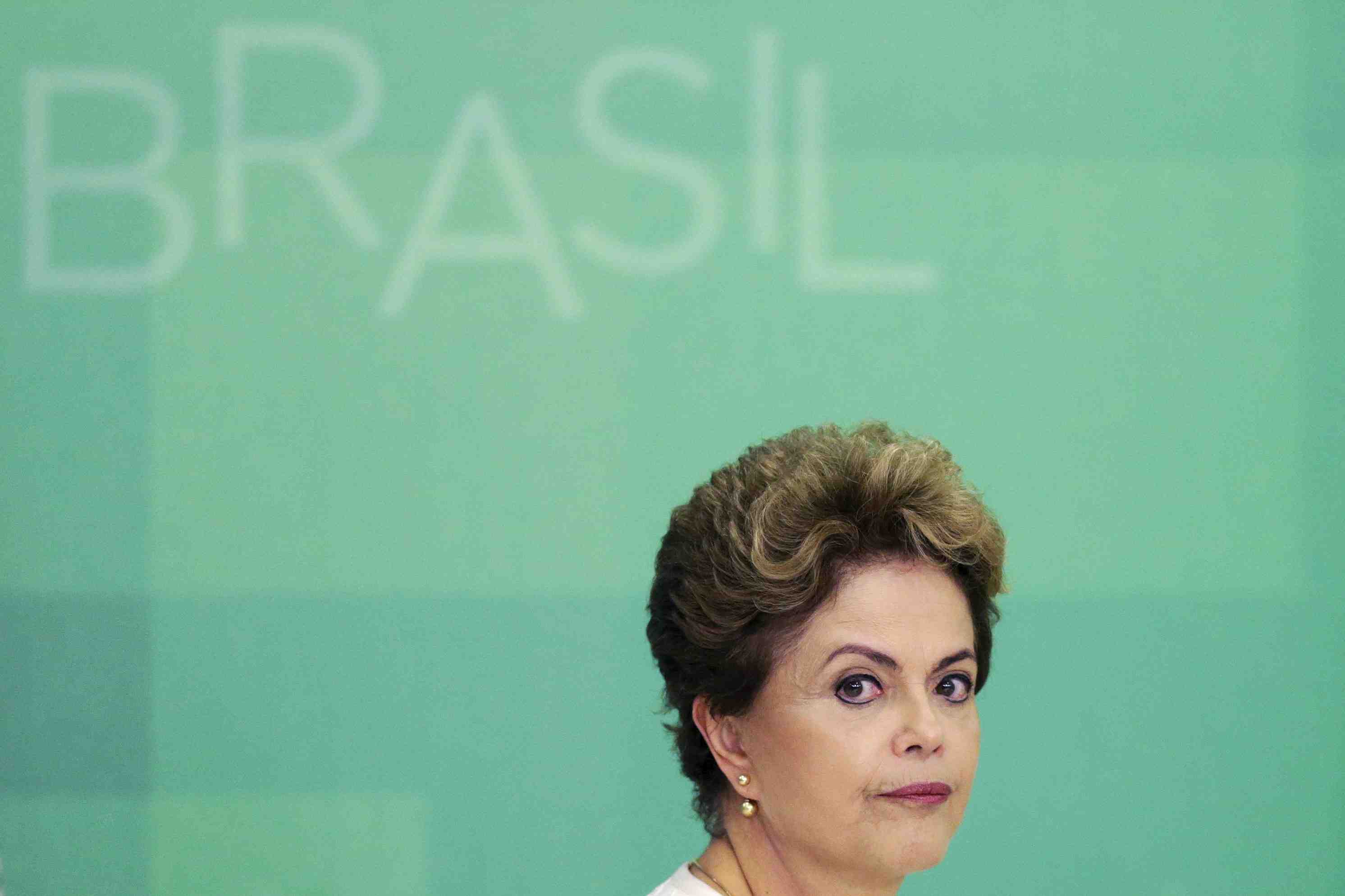 La procedure contre rousseff suspendue par la cour supreme bresilienne