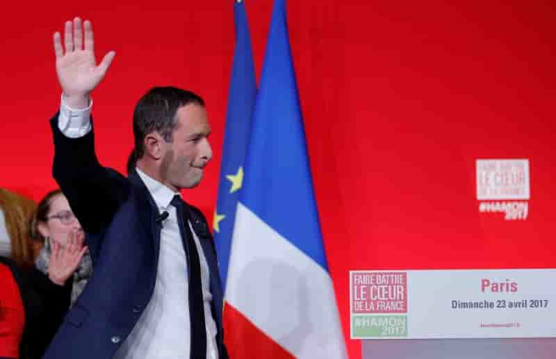 Hamon se defend de tout debauchage au parti socialiste