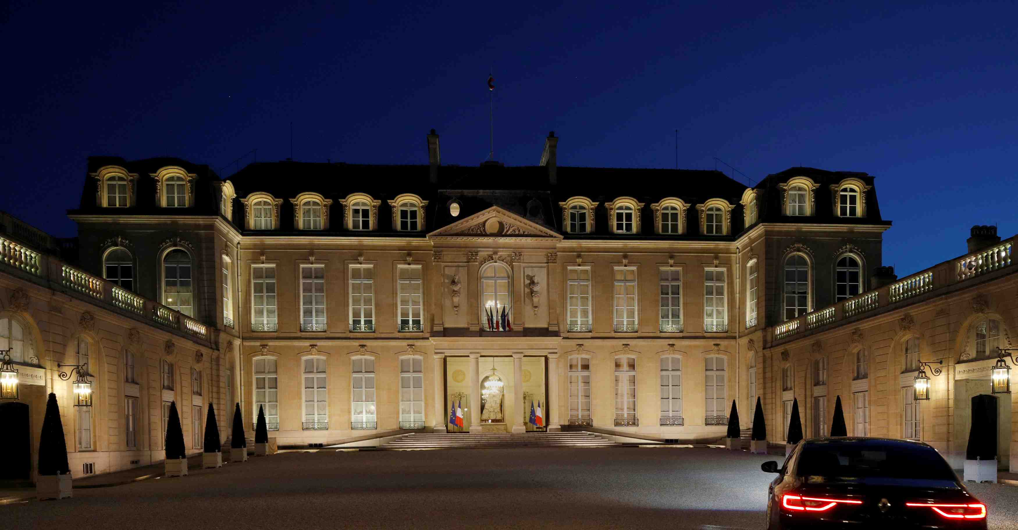 Macron convie le gouvernement a diner mercredi