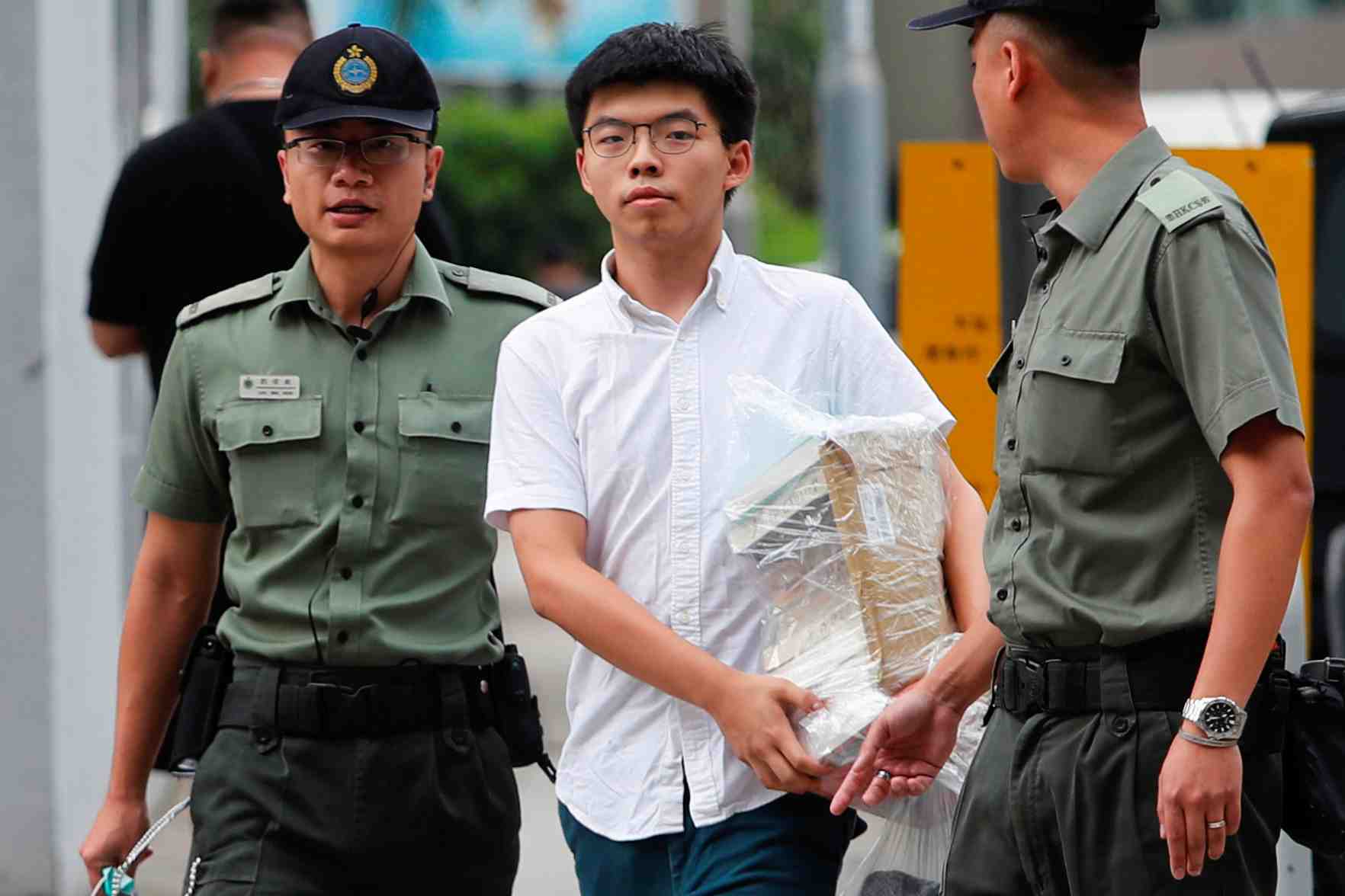 Hong kong: le militant pro-democratie joshua wong a ete libere
