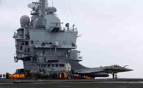 Cinquante cas positifs au coronavirus a bord du porte-avions charles-de-gaulle
