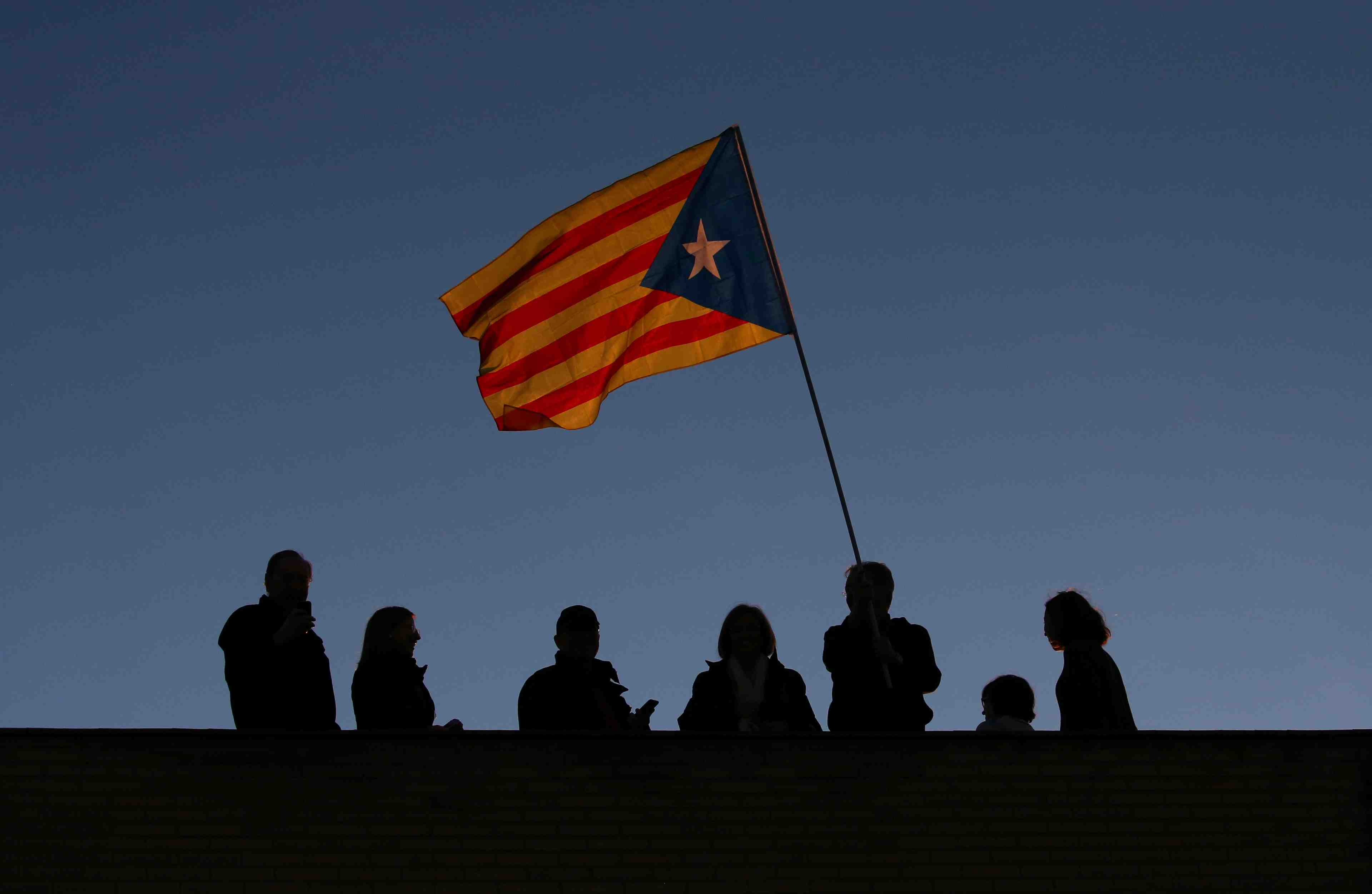 Les catalans fetent le 1er anniversaire de l'independance manquee