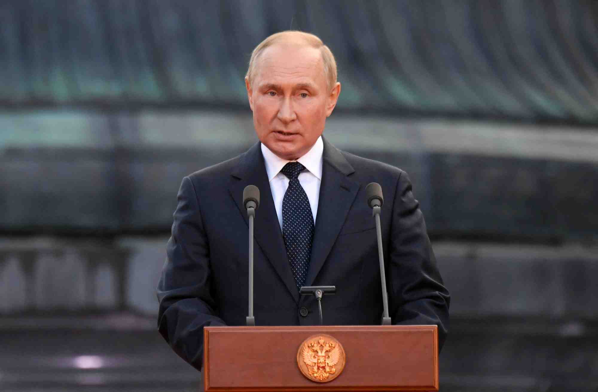 Le president russe vladimir poutine s'exprime a veliky novgorod