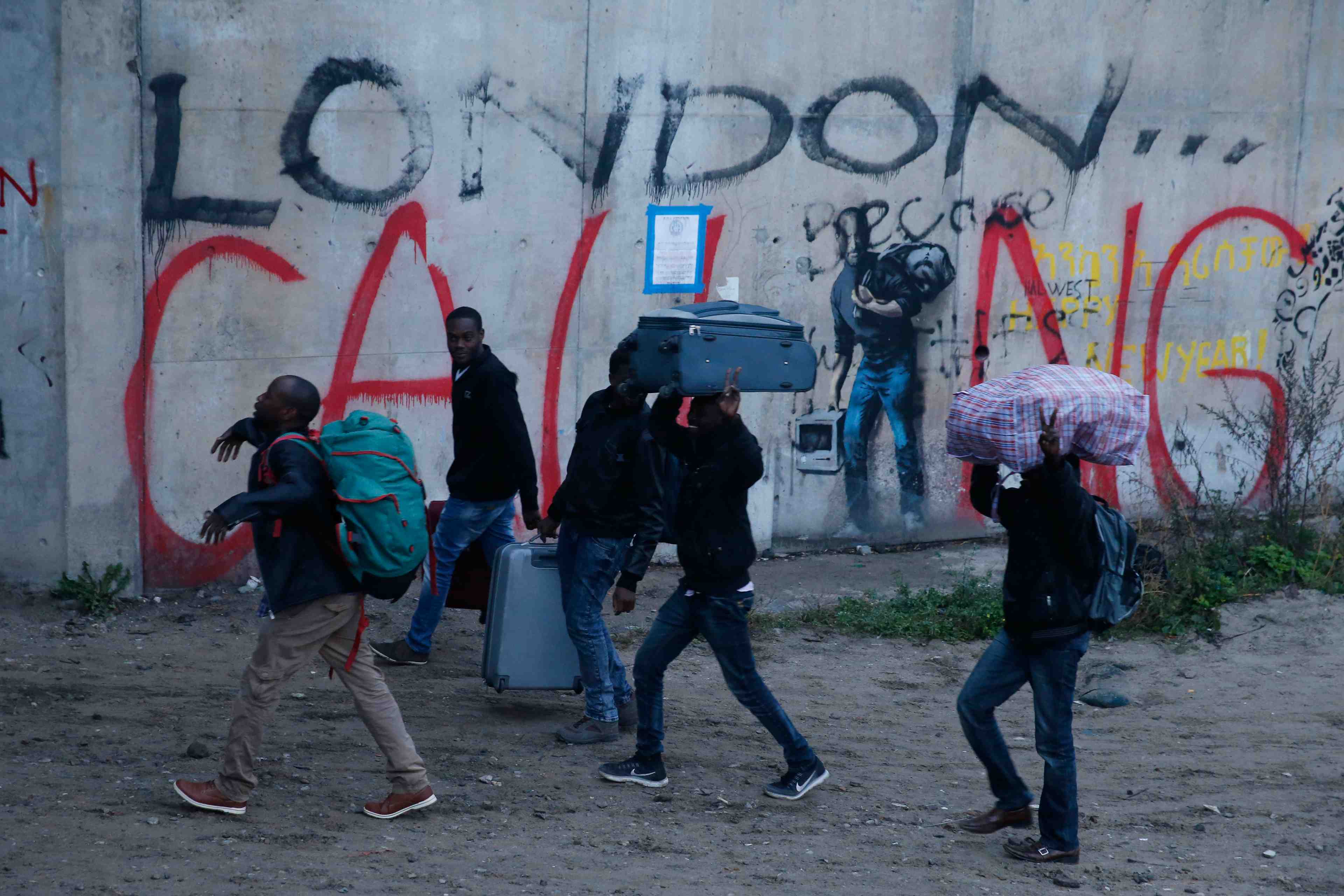 Londres satisfait du demantelement de la "jungle" de calais