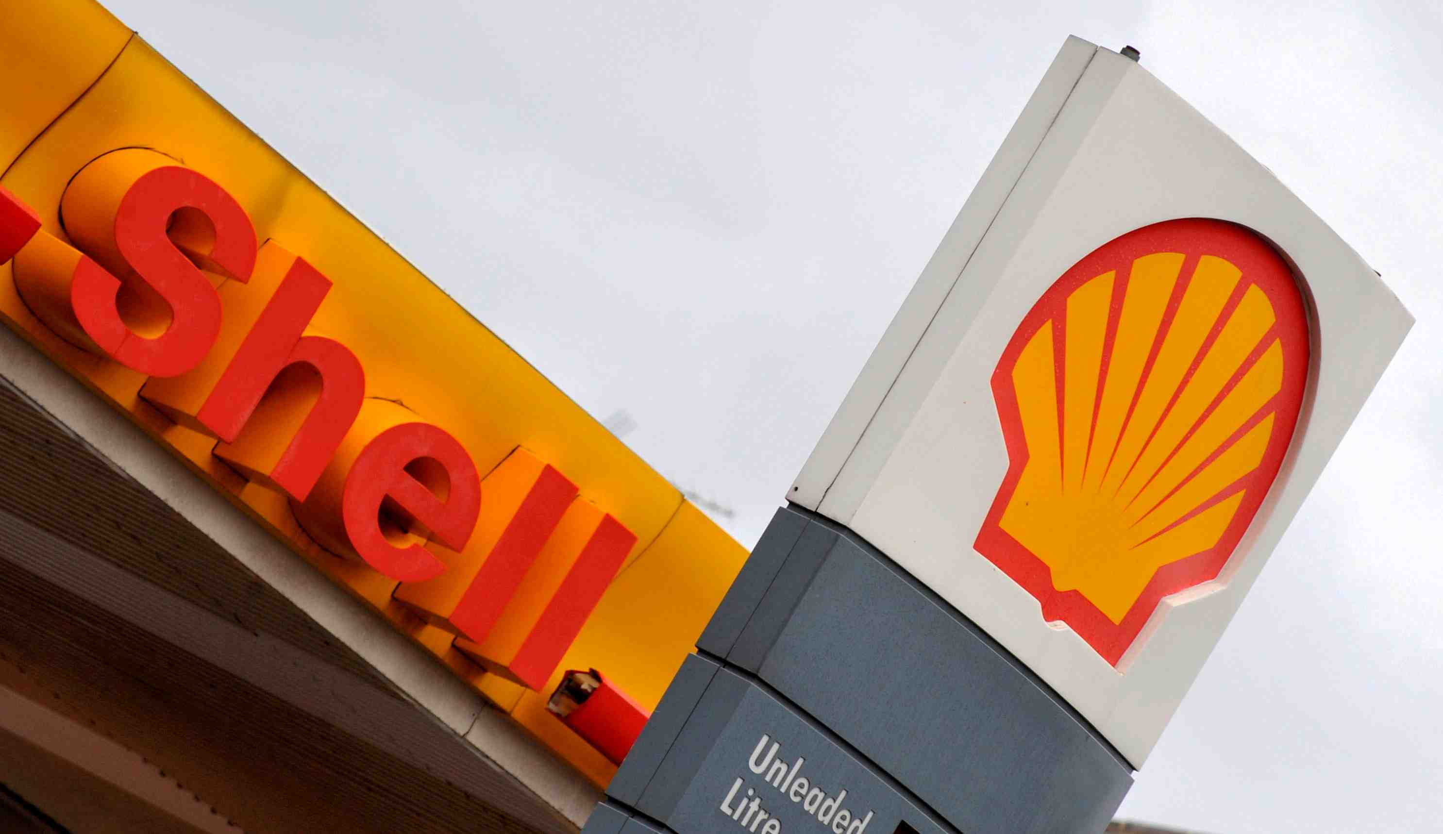 Shell augmente son dividende, lance un rachat d'actions