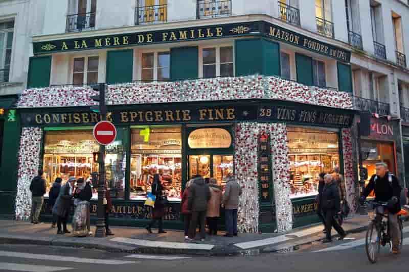 En france, la croissance dans le prive continue d'accelerer