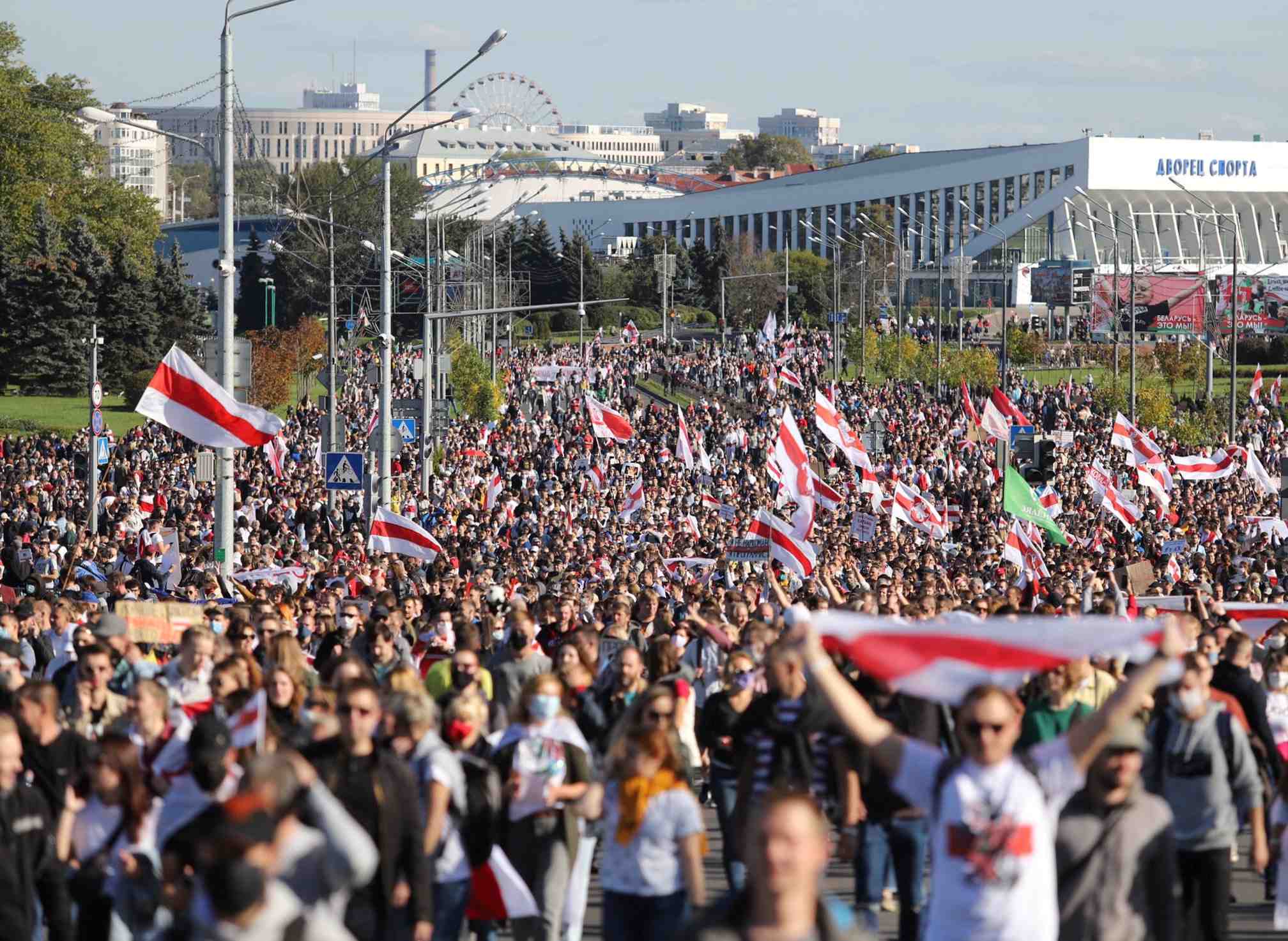 Les manifestants bielorusses maintiennent la pression sur loukachenko