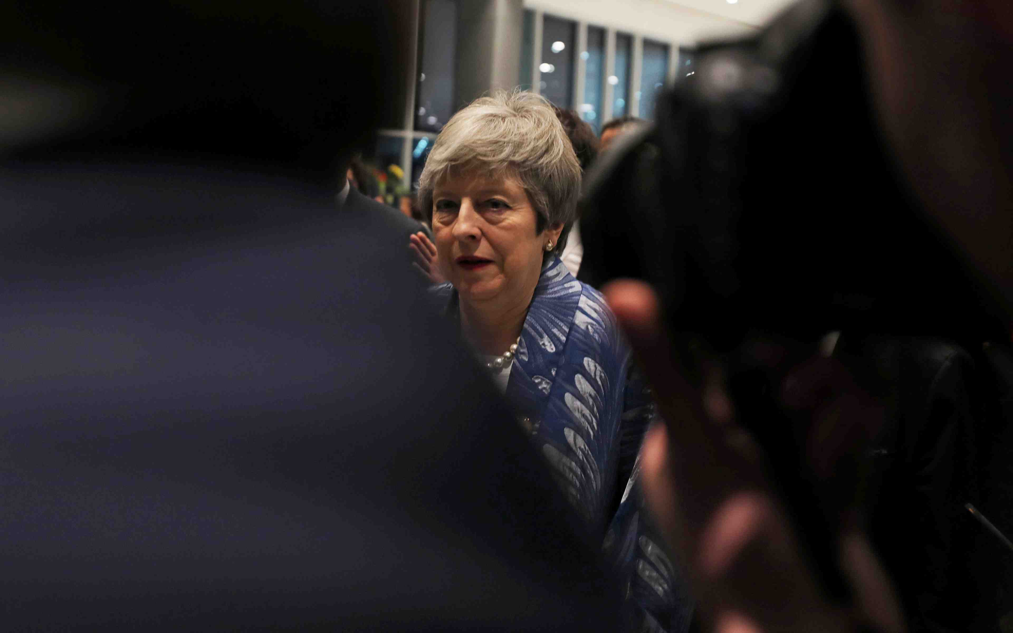 Brexit: le gouvernement may envisage differentes options