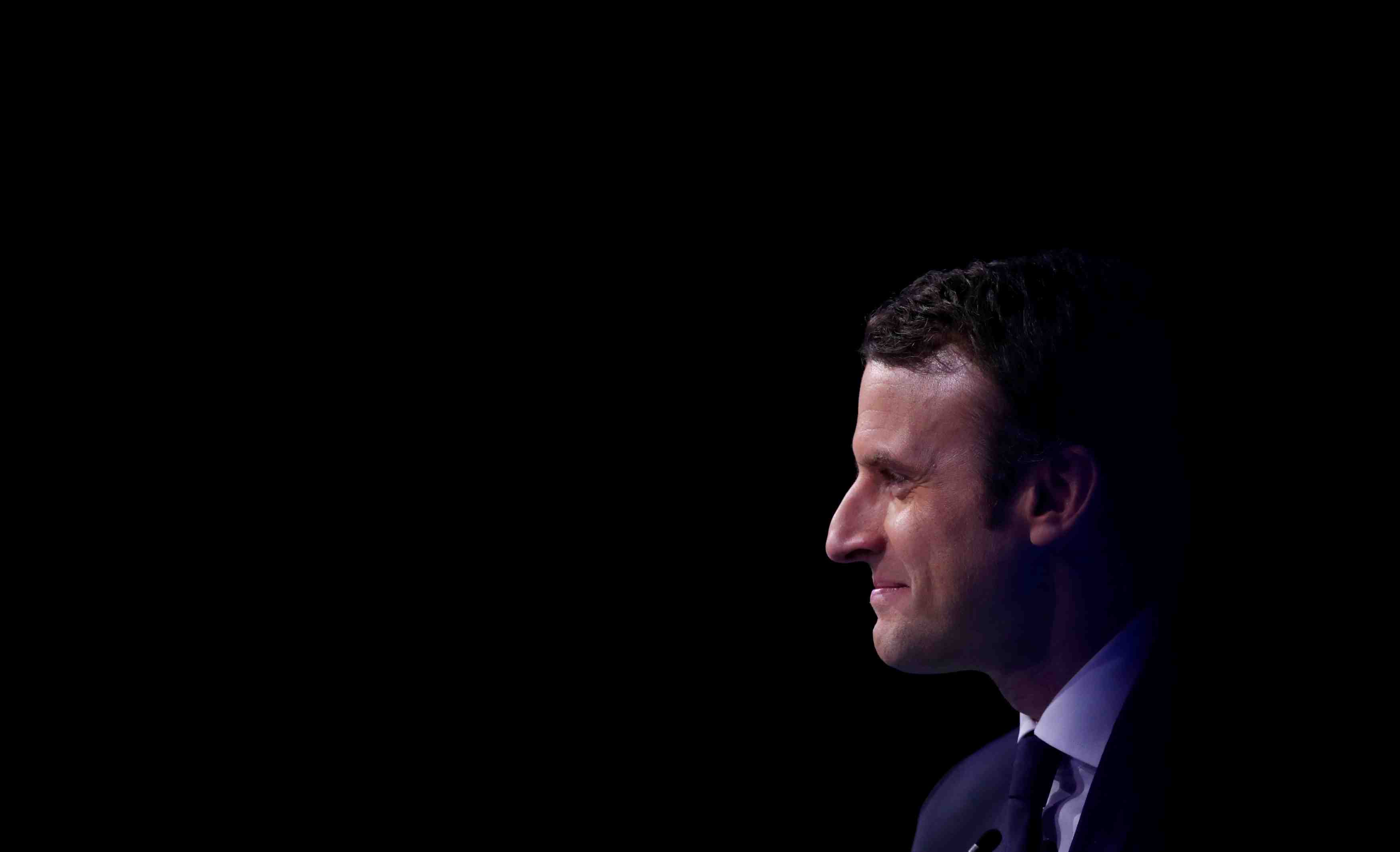 Macron maintient le cap de la politique de l'offre