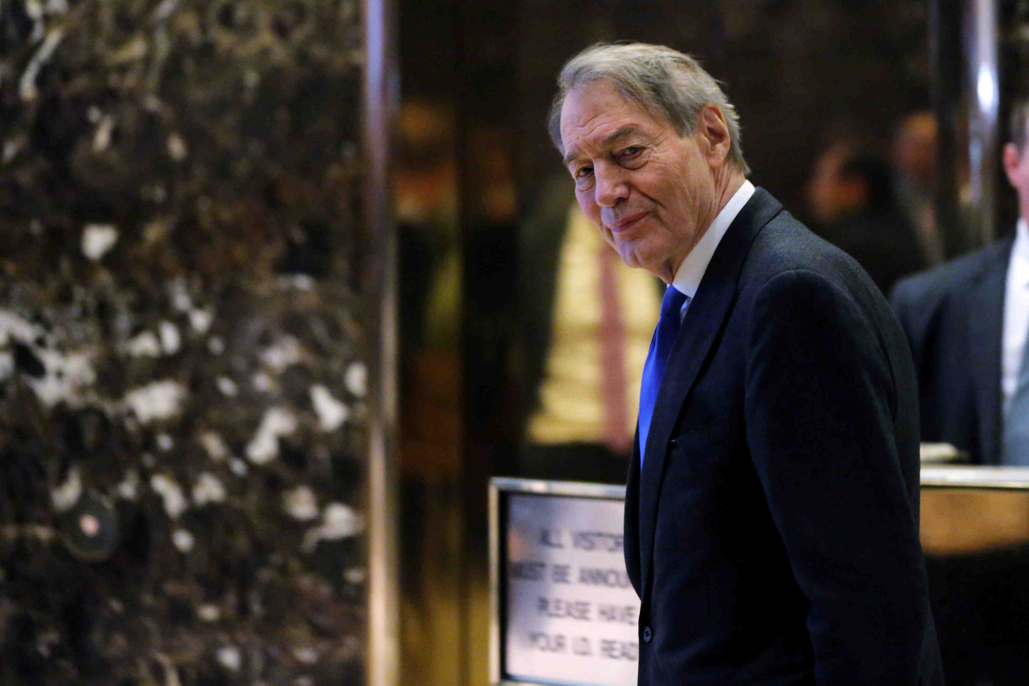 Cbs et pbs rompent avec charlie rose, accuse de harcelement