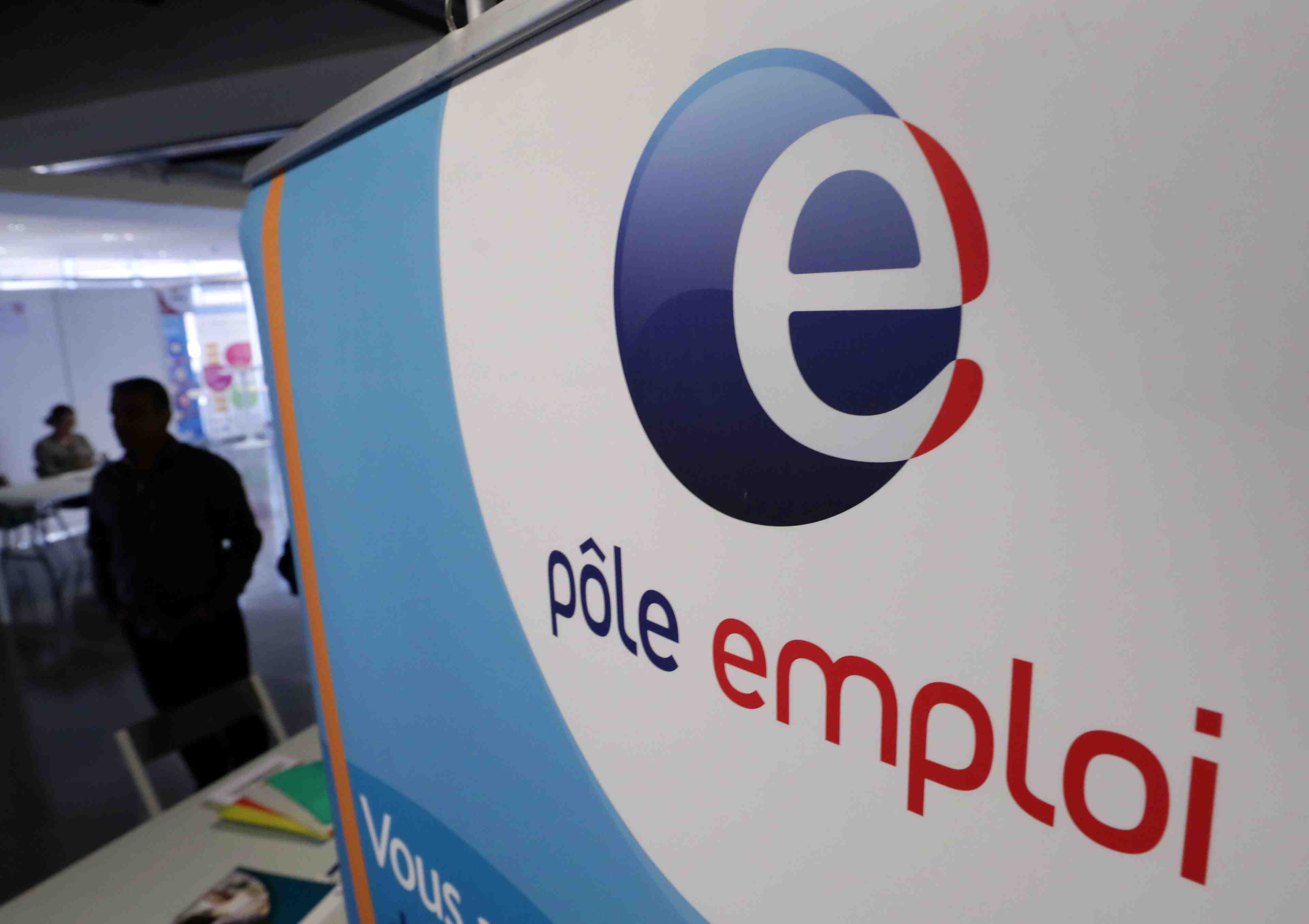 Le taux de chomage a poursuivi sa baisse au deuxieme trimestre trimestre