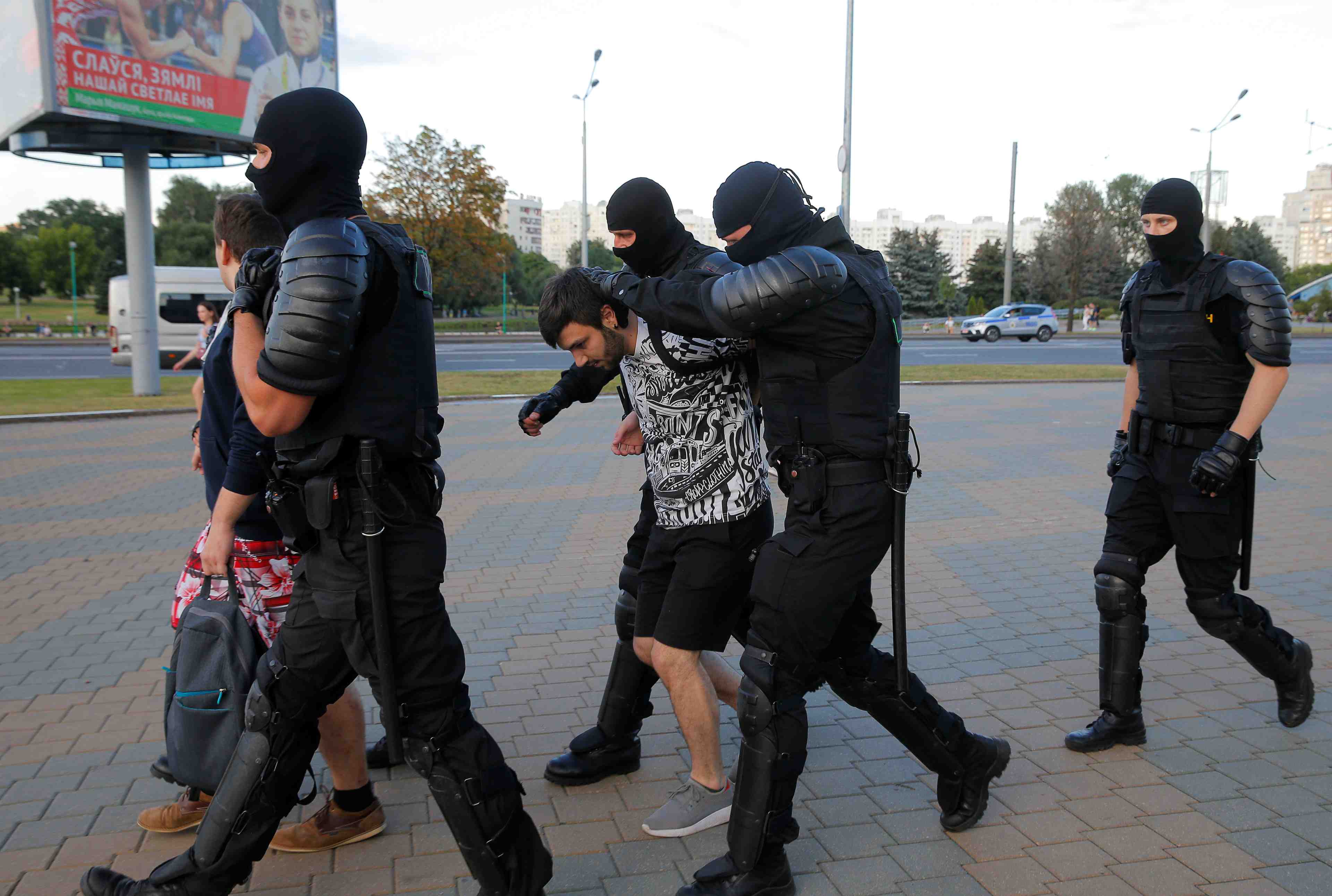 Nouvelle manifestation a minsk, une trentaine d'arrestations