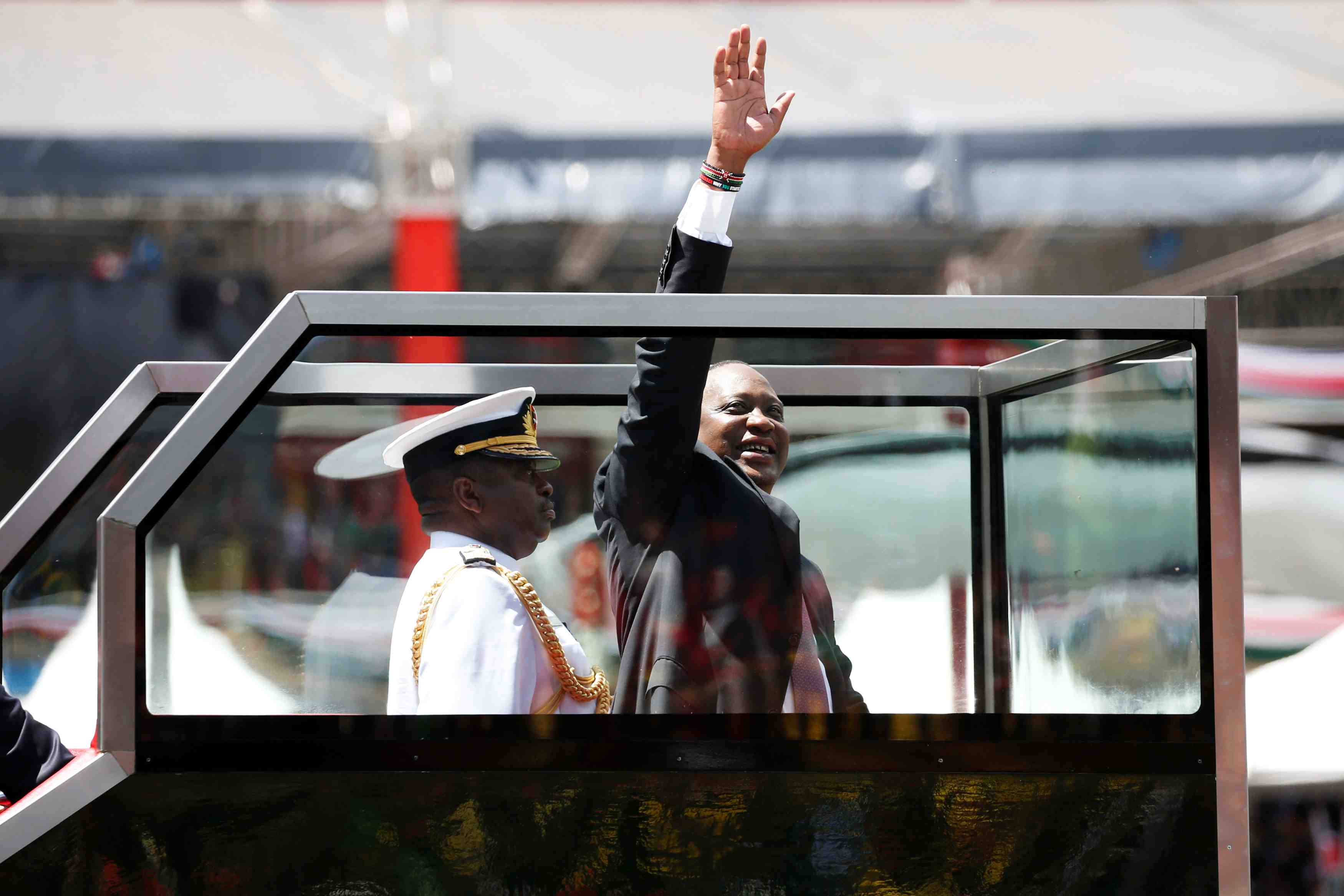 Kenyatta prete serment pour un 2e mandat presidentiel au kenya