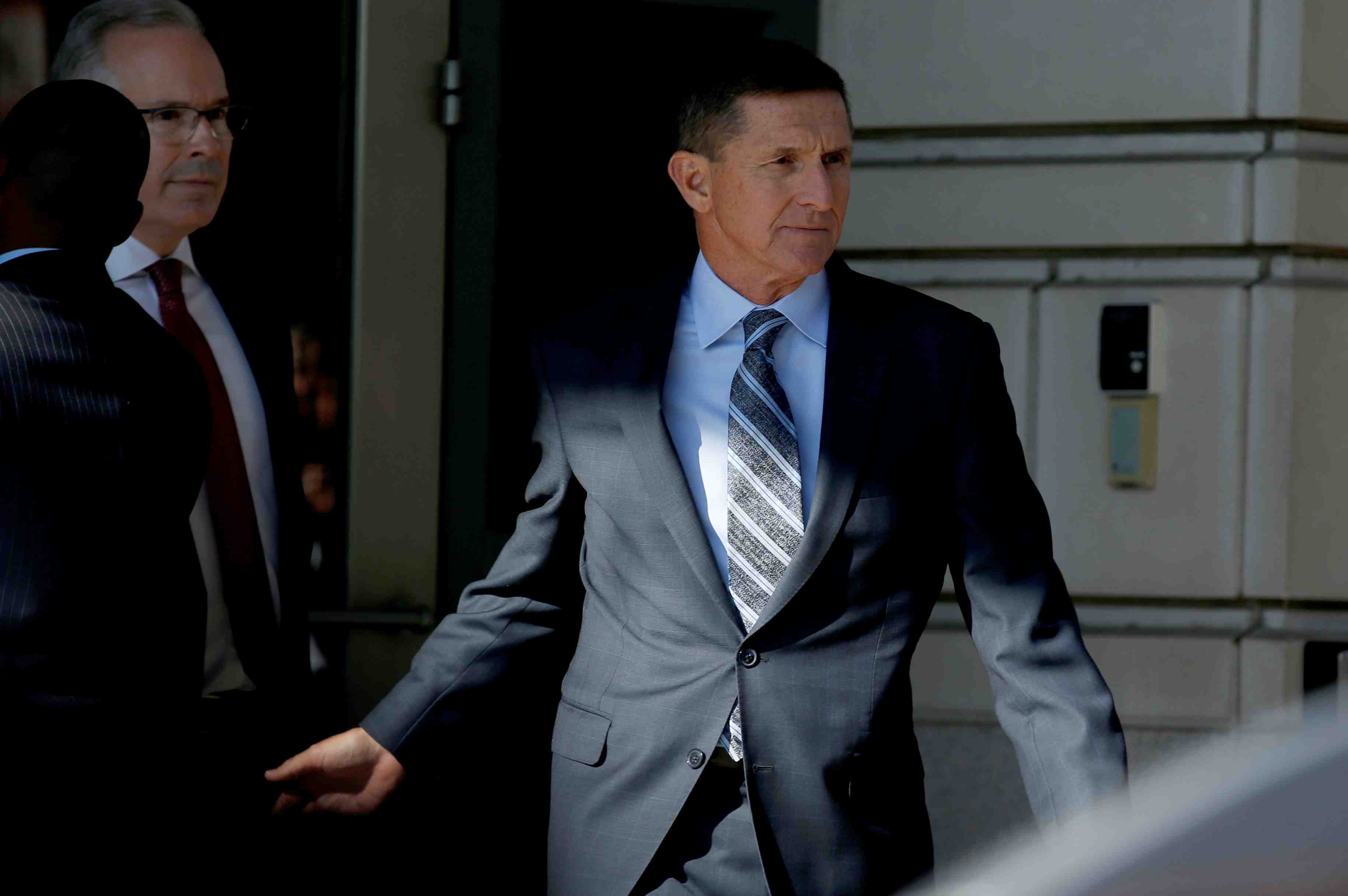 Les activites de flynn pendant la transition etaient legales, selon trump