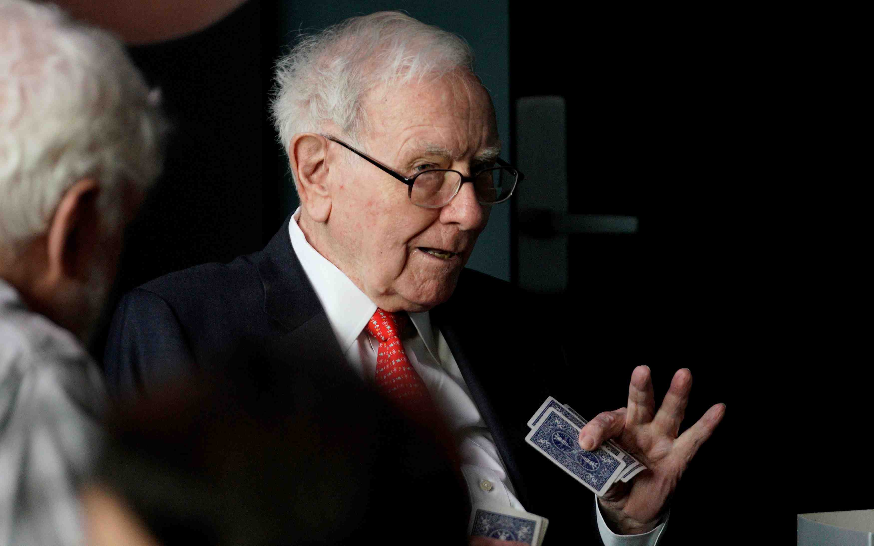 Buffett juge difficile de predire le succes des services d'apple