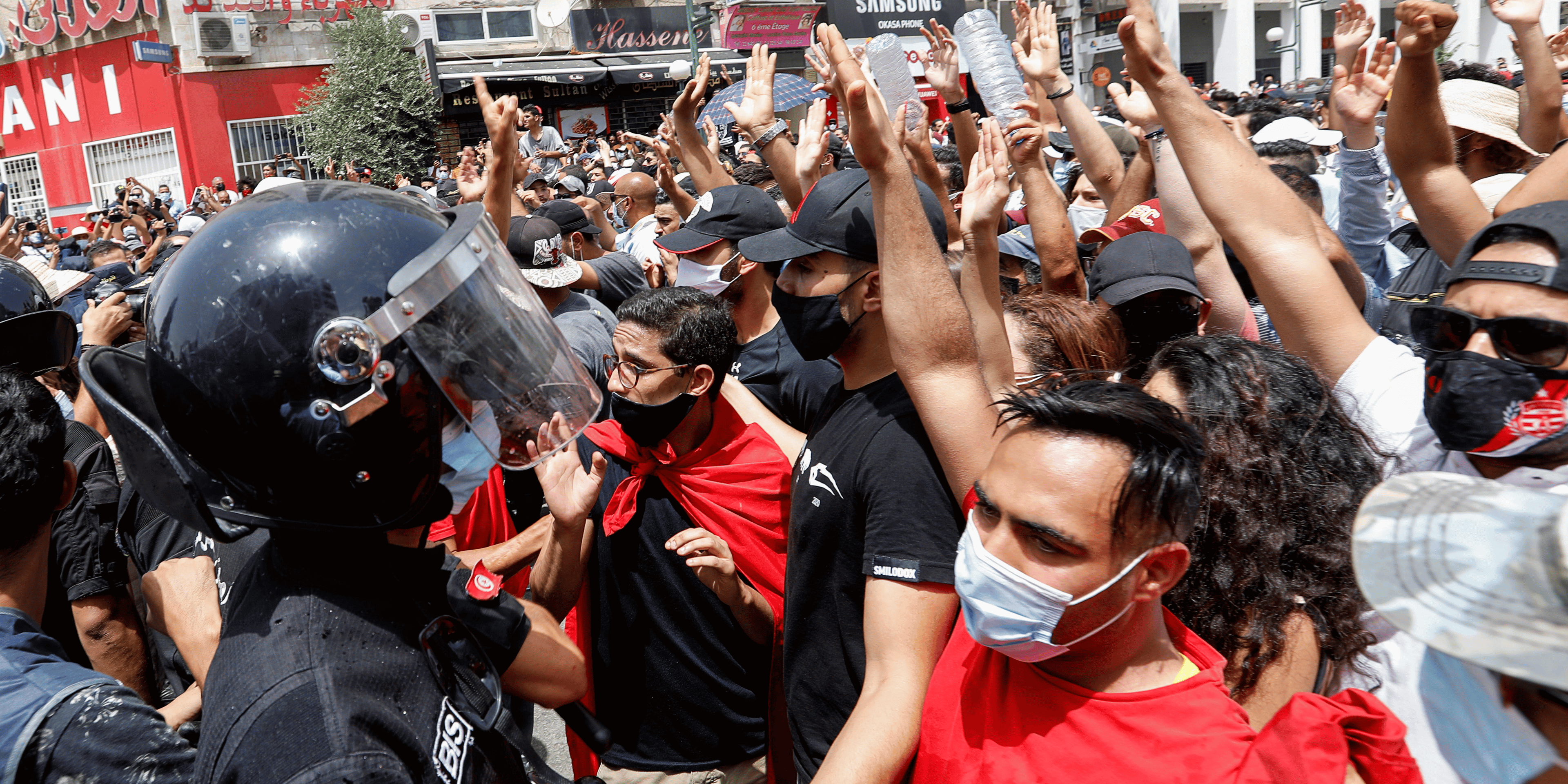 Tunisie: des manifestations ciblent le parti ennahda
