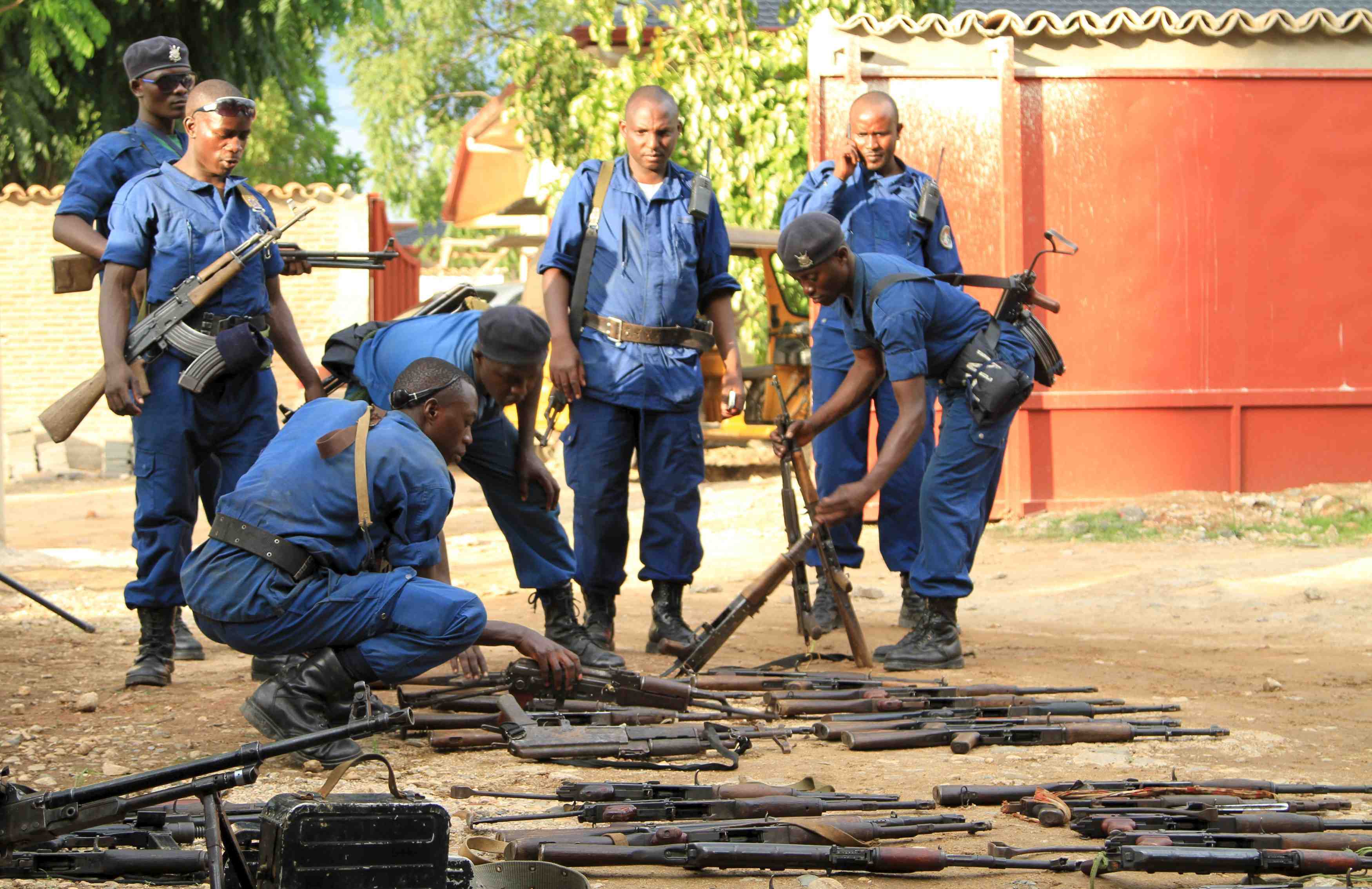 Le burundi defend ses forces de securite, accusees d'executions sommaires