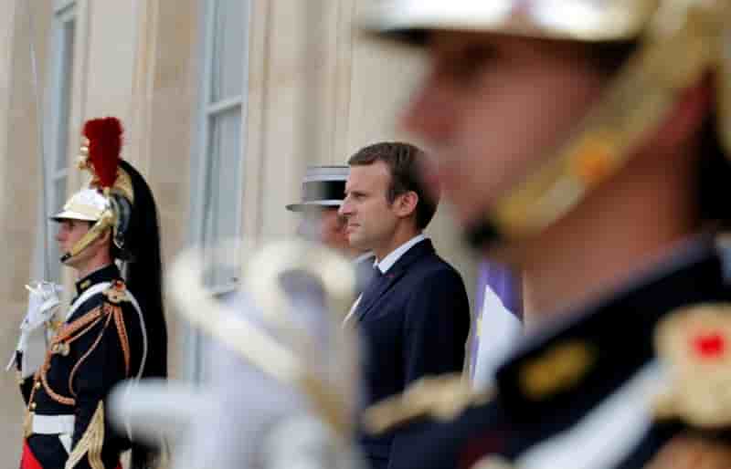 Macron appelle ses ministres a voir a long terme