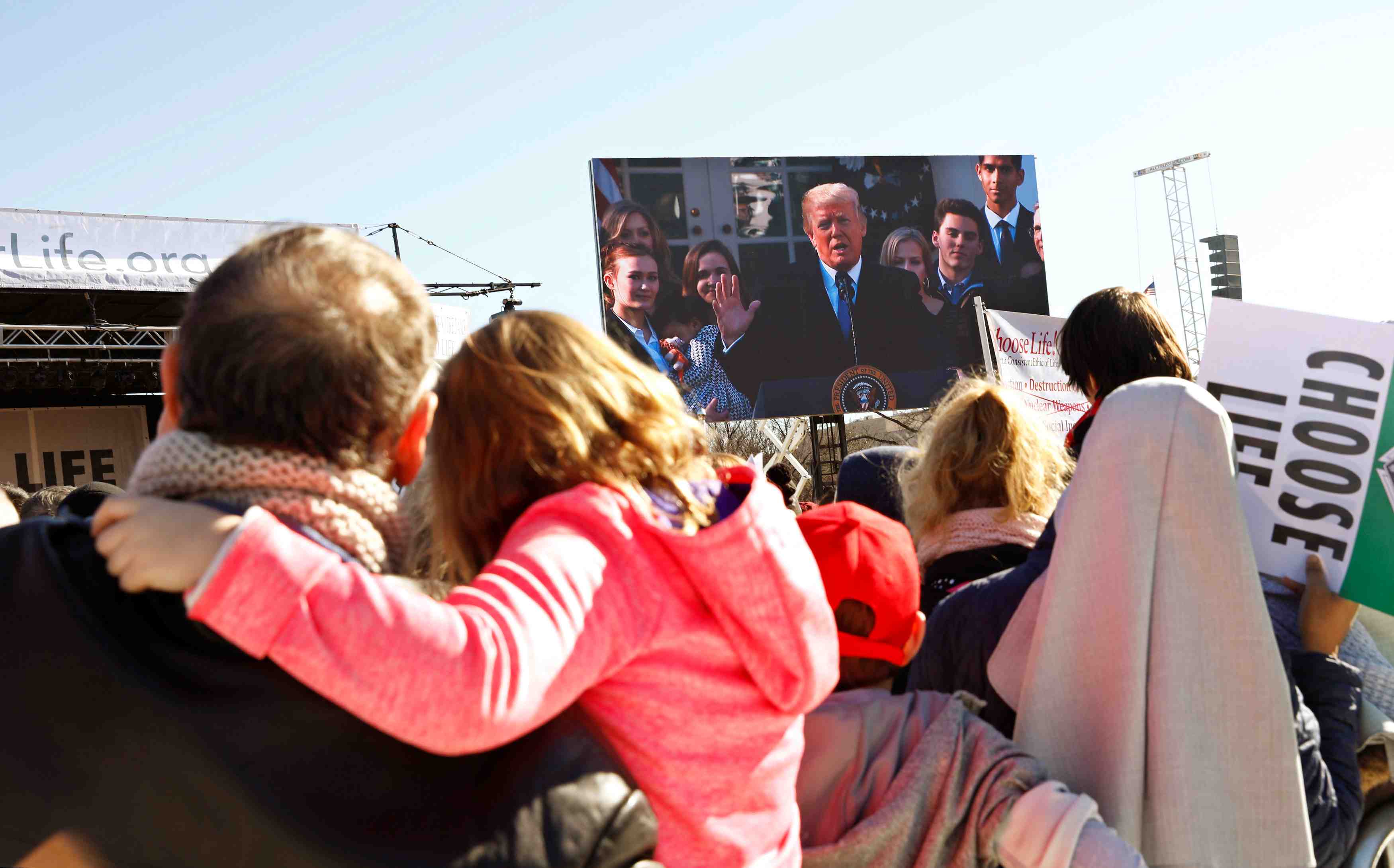 Trump considere la loi sur l'avortement trop "permissive"