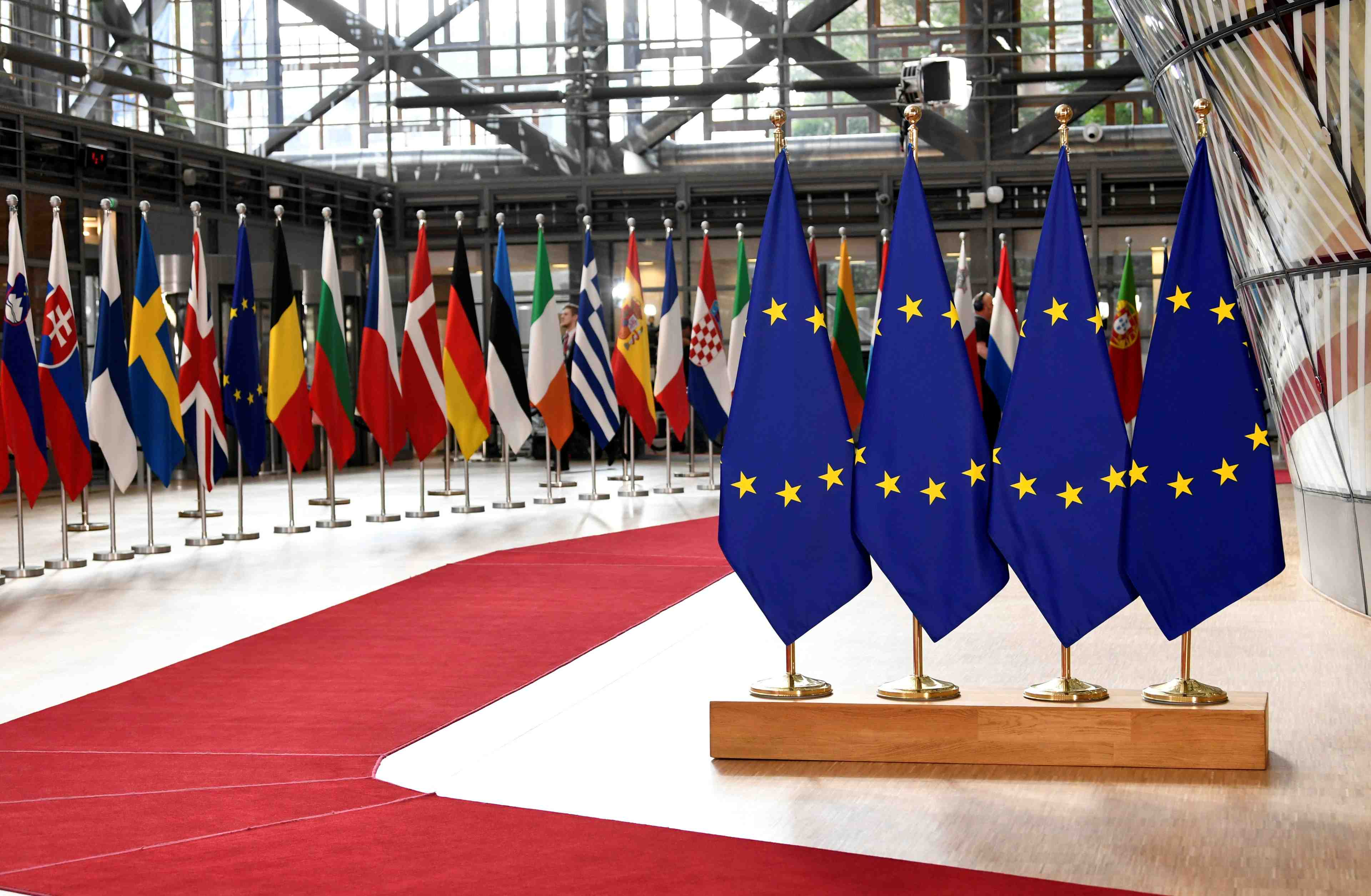 Varsovie et berlin contredisent macron sur les balkans et l'ue