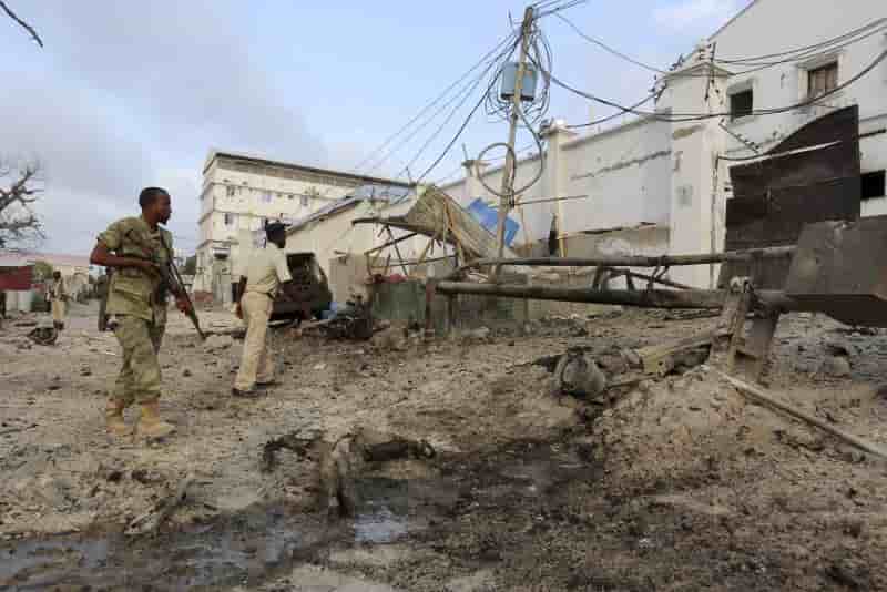 Au moins quinze morts lors de l’attaque des chabaab contre un hotel a mogadiscio
