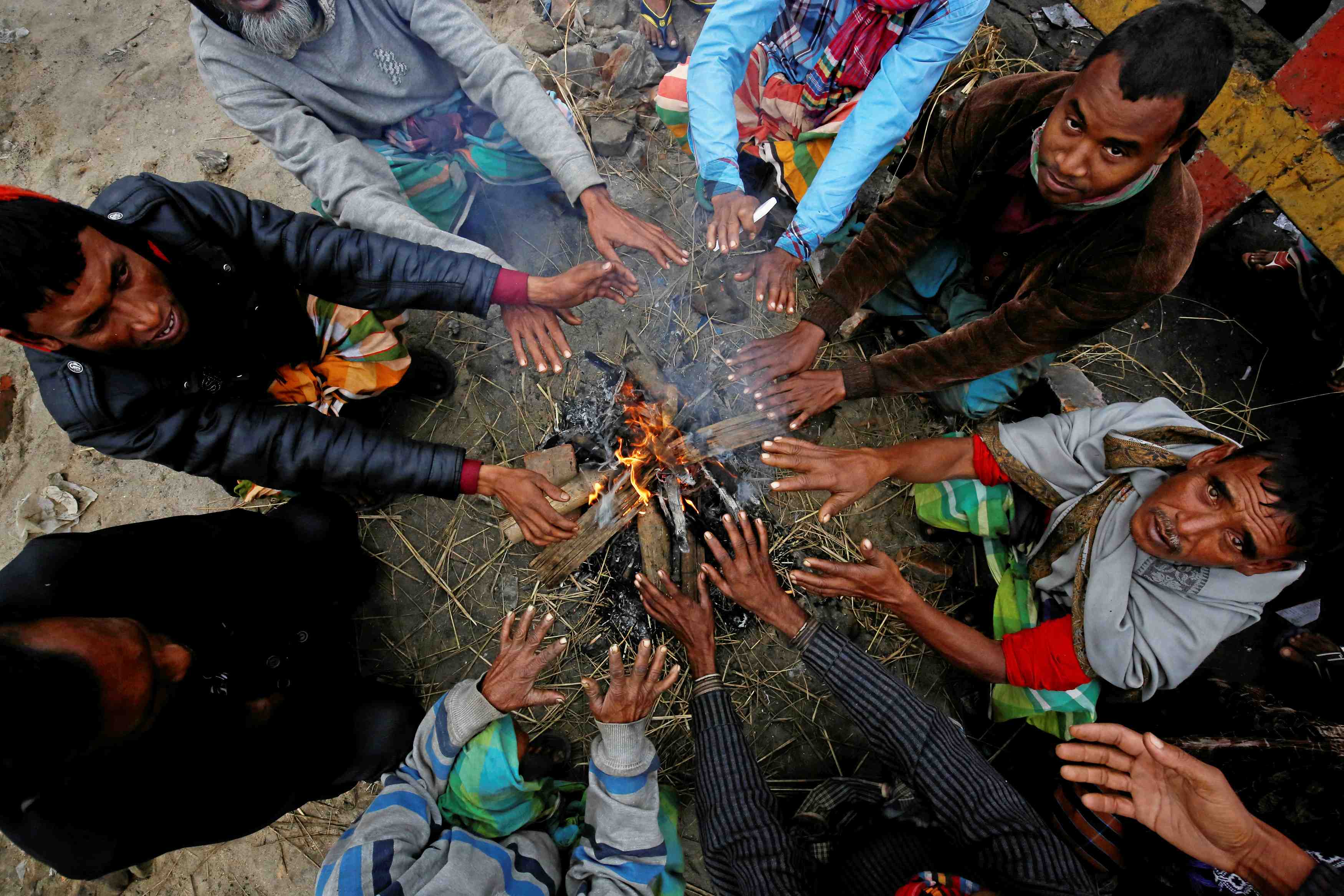 Le bangladesh songe a envoyer sur une ile les refugies rohingyas