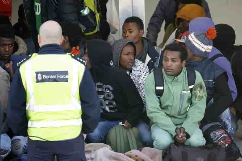 Des centaines de migrants de retour a calais
