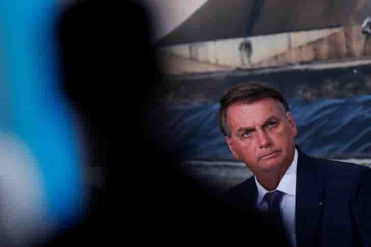 Bresil: bolsonaro sort de l'hopital apres y avoir passe une nuit